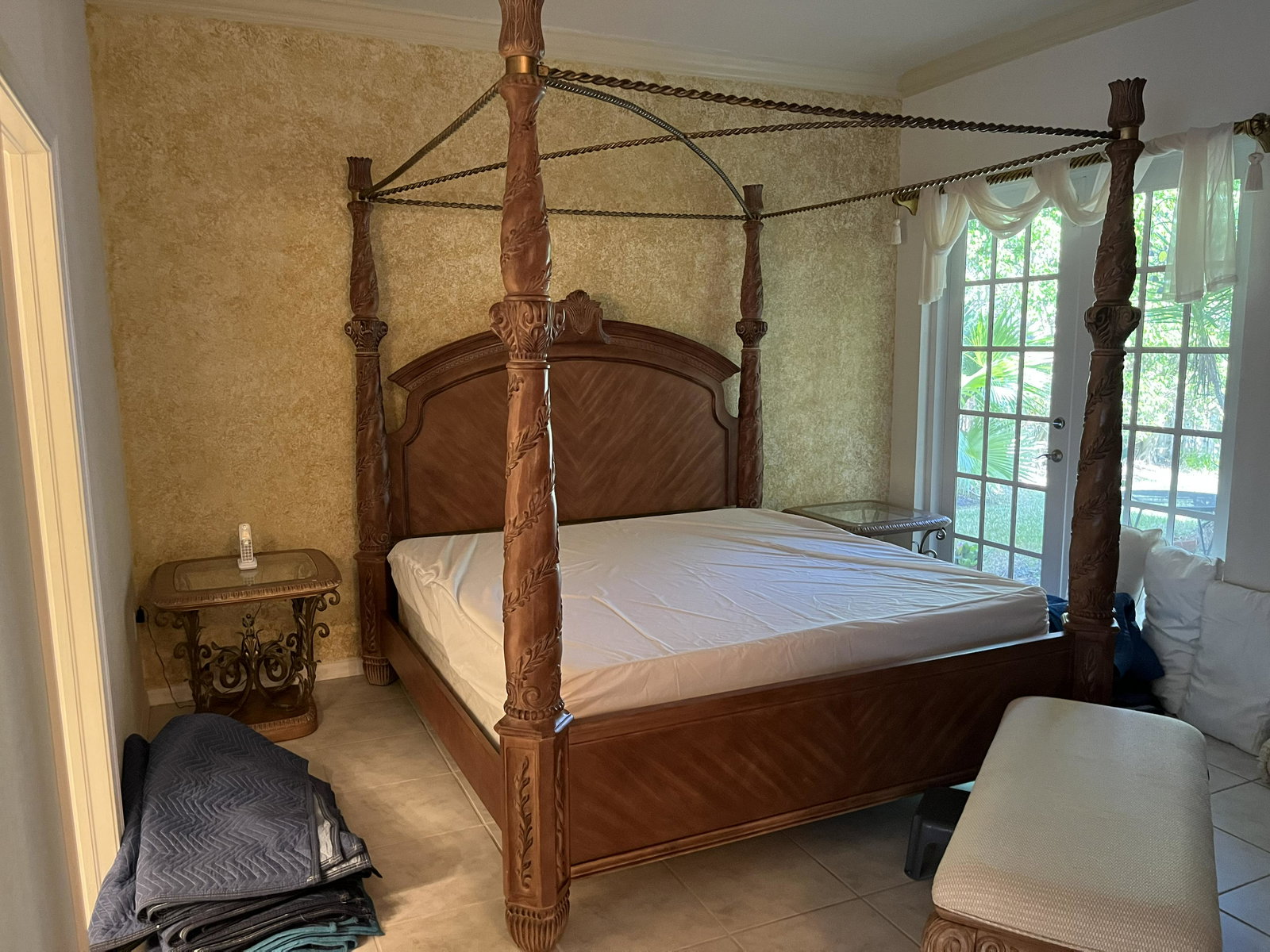 Bernhardt King Size 4-Post Bed, 77h x 87w x 95d (1 of 6)