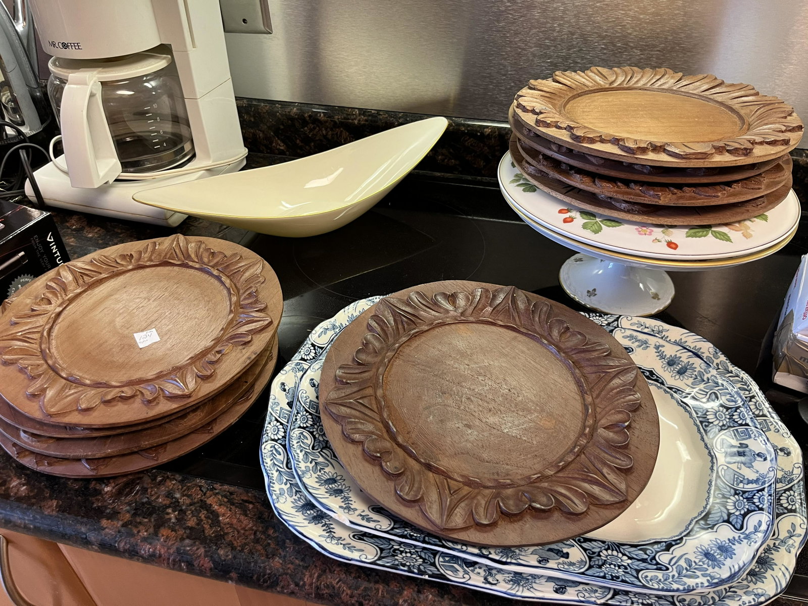 Carved Dinner Plate Chargers: (10) Wood Carved Dinner Plate Chargers, 9.5" & 10"