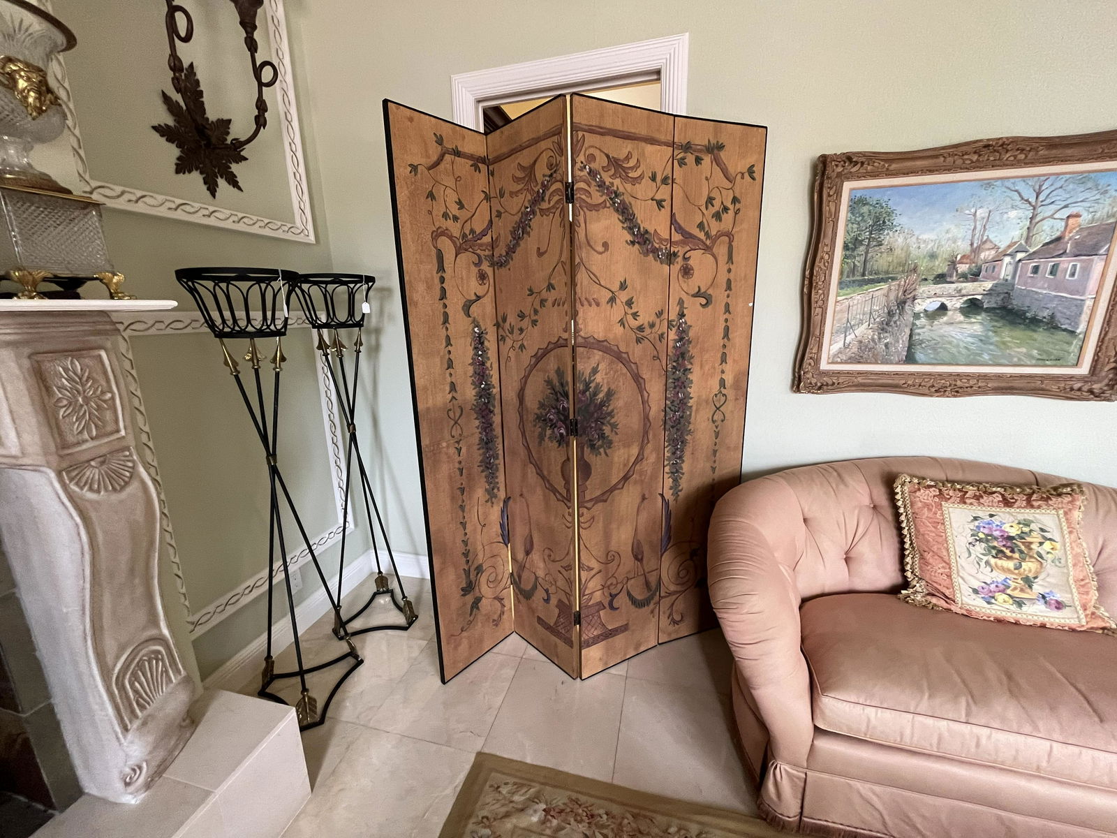 4-Panel Divider Screen (1 of 3)