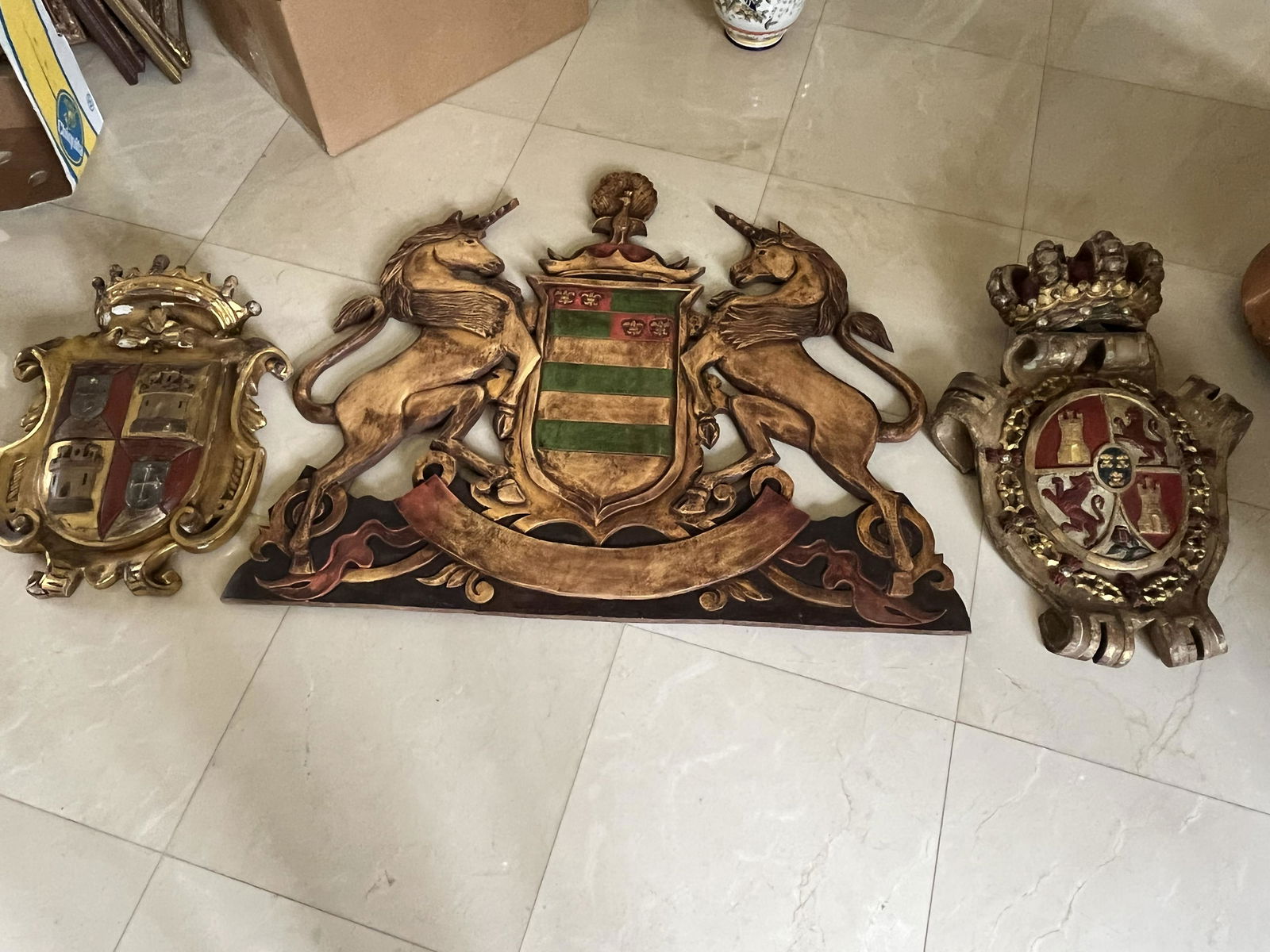 3-English Crest (1 of 11)