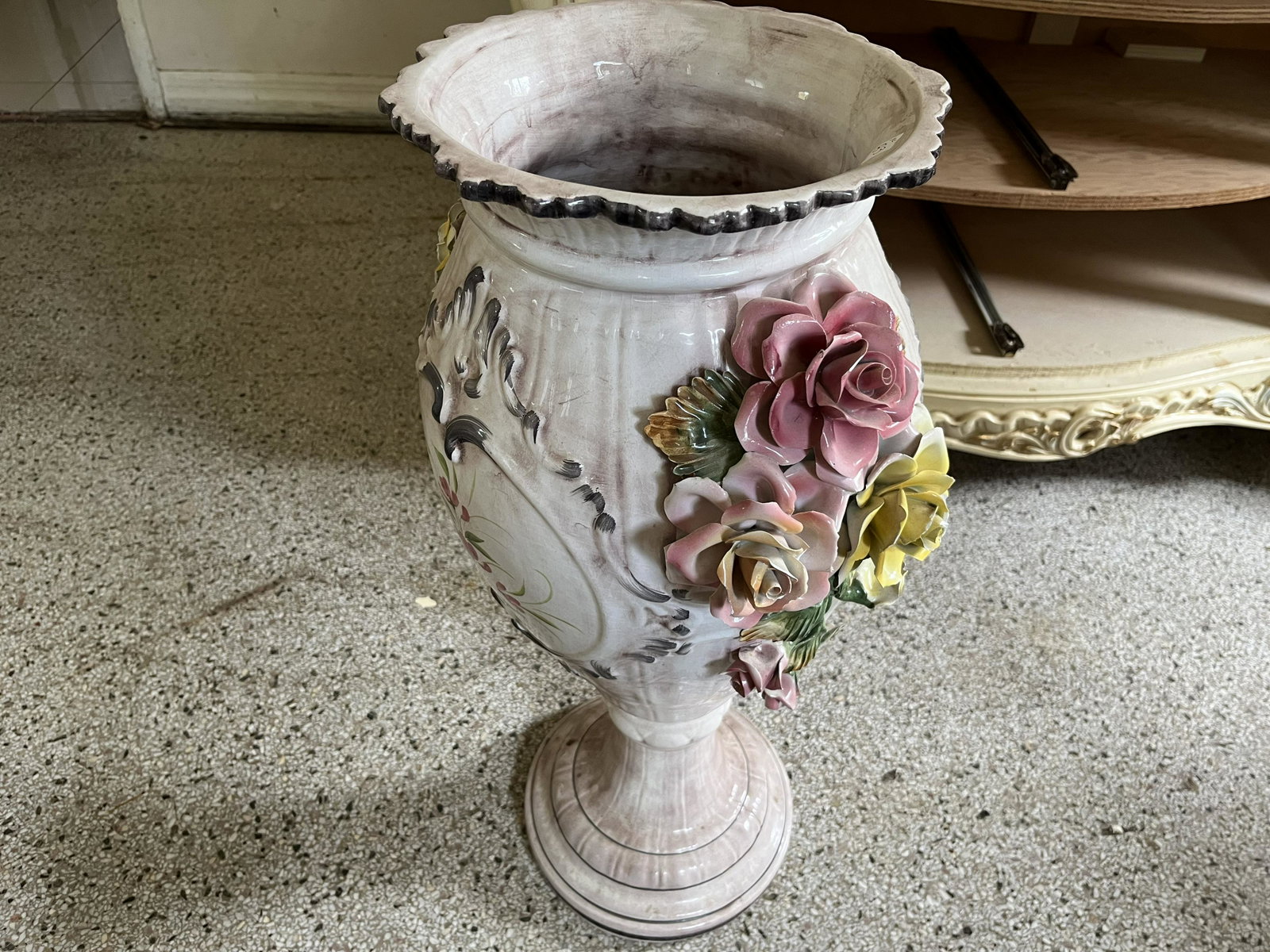 Capodimonte Floorstand Urn: Vintage Capodimonte Floorstand Urn, 27.5h x 15.5dia.