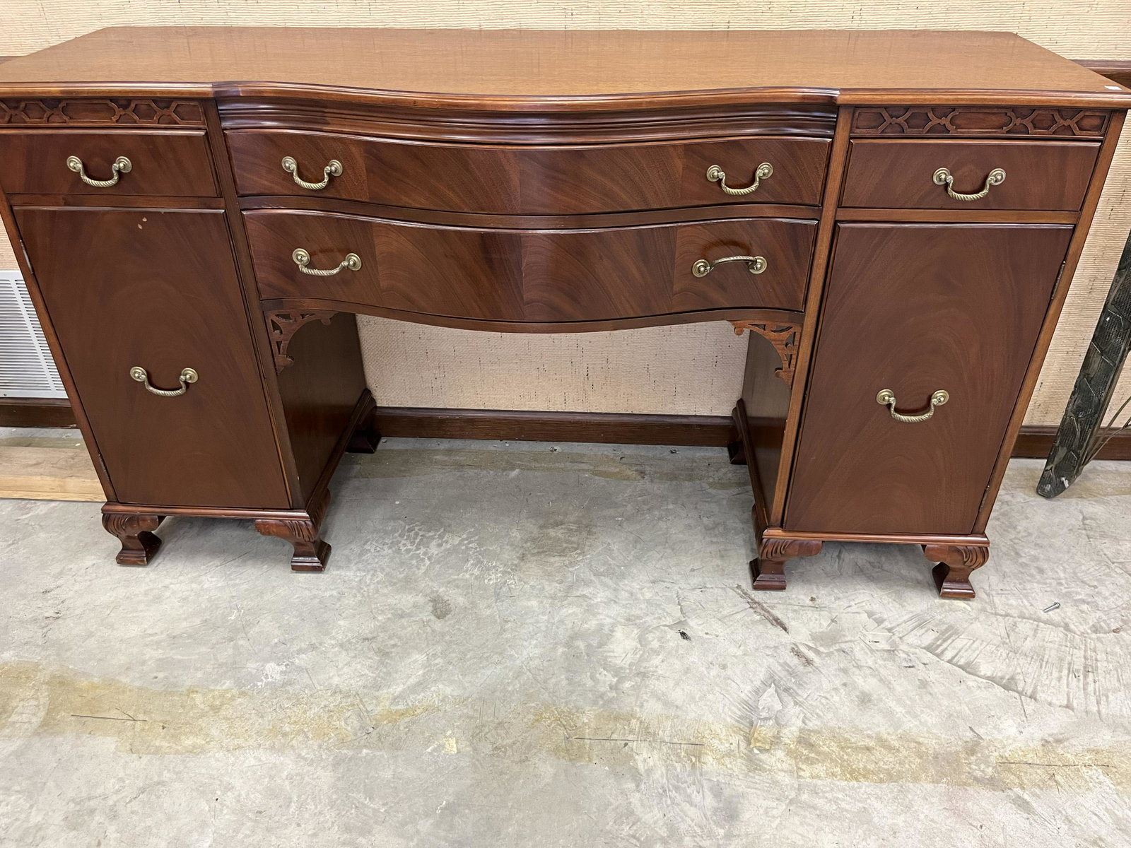Mahogany Buffet: Mahogany Buffet