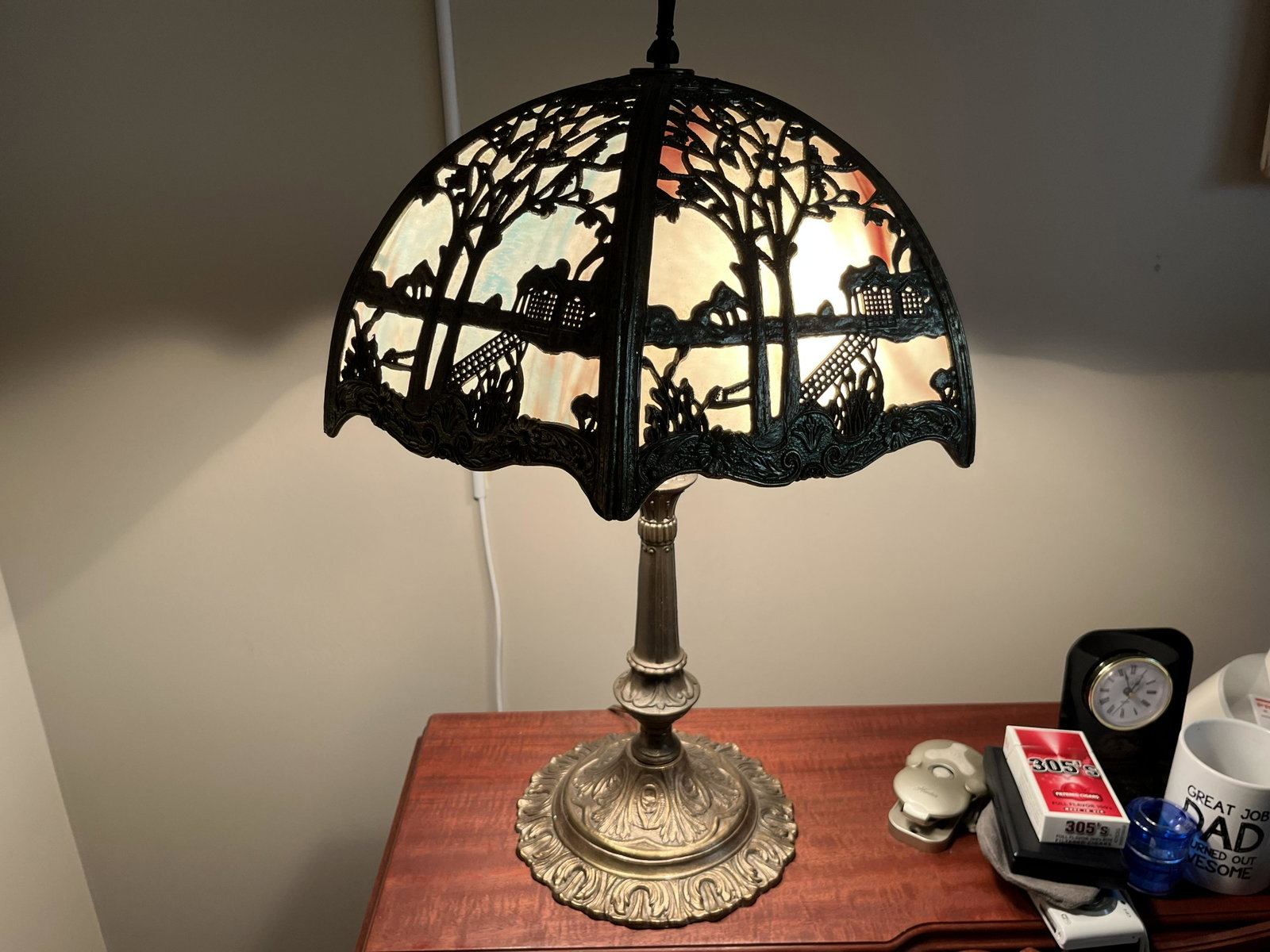 Slag Glass Lamp: Antique Slag Glass Lamp 24h x 16dia
