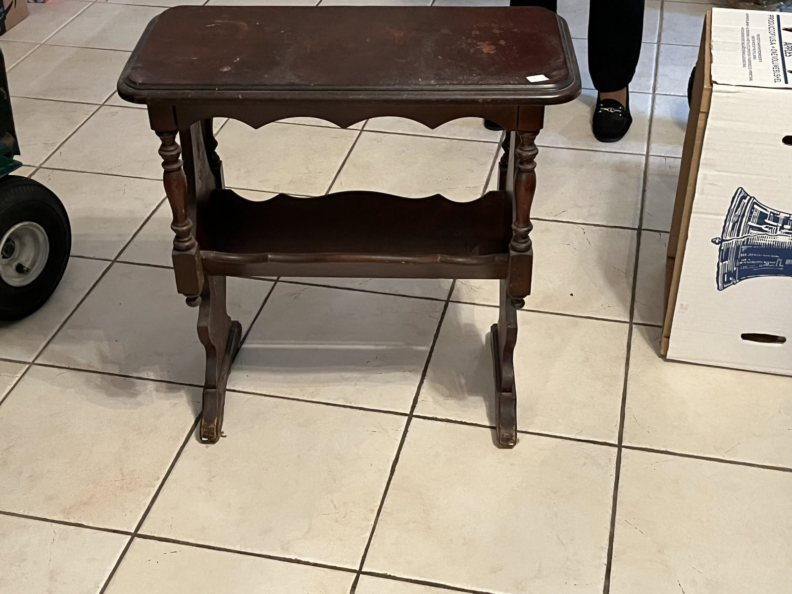 Magazine Table/Stand: Antique Magazine Table/Stand