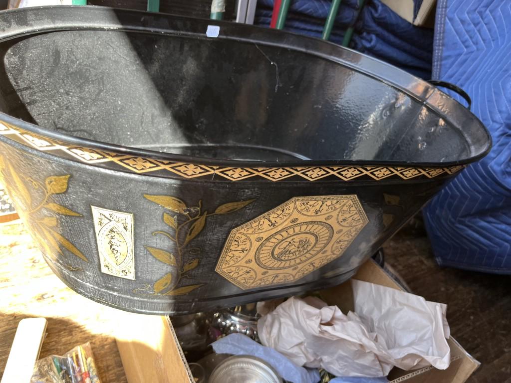 Washtub: Painted Washtub, 10h x 26.5w x 18d