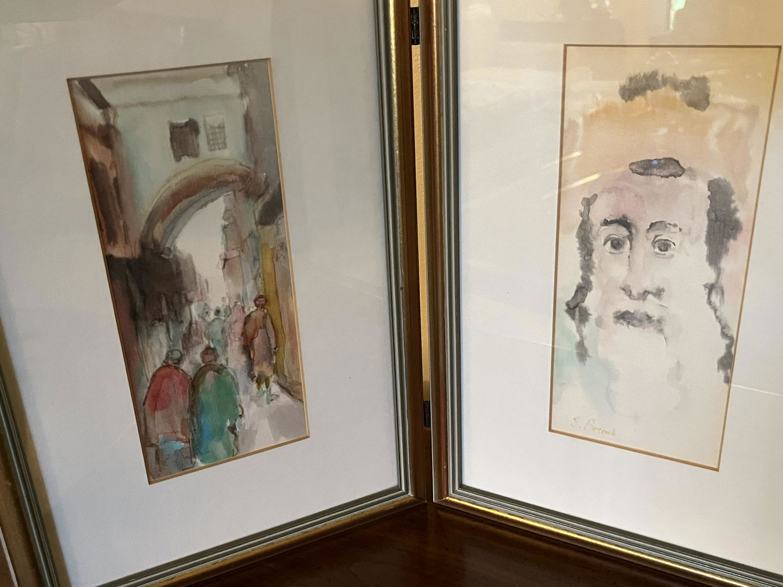 Gold Hinged Trile Pic Frames (1 of 3)