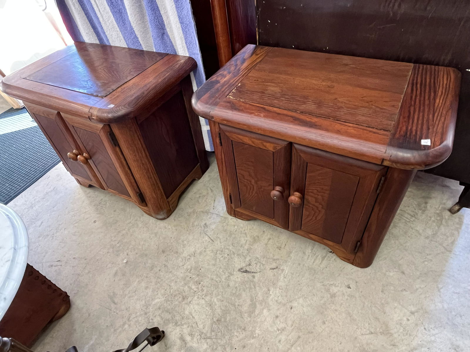Pair Vintage Oak End Tables (1 of 5)
