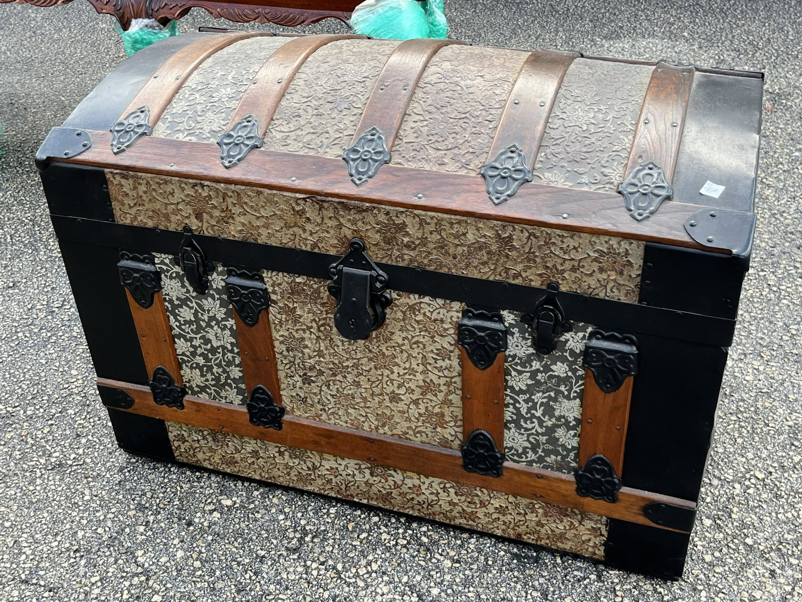 Trunk: Vintage Trunk, 20h x 30w x 17d