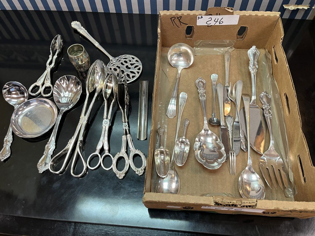 Box Lot Silver Serving pcs (1 of 2)