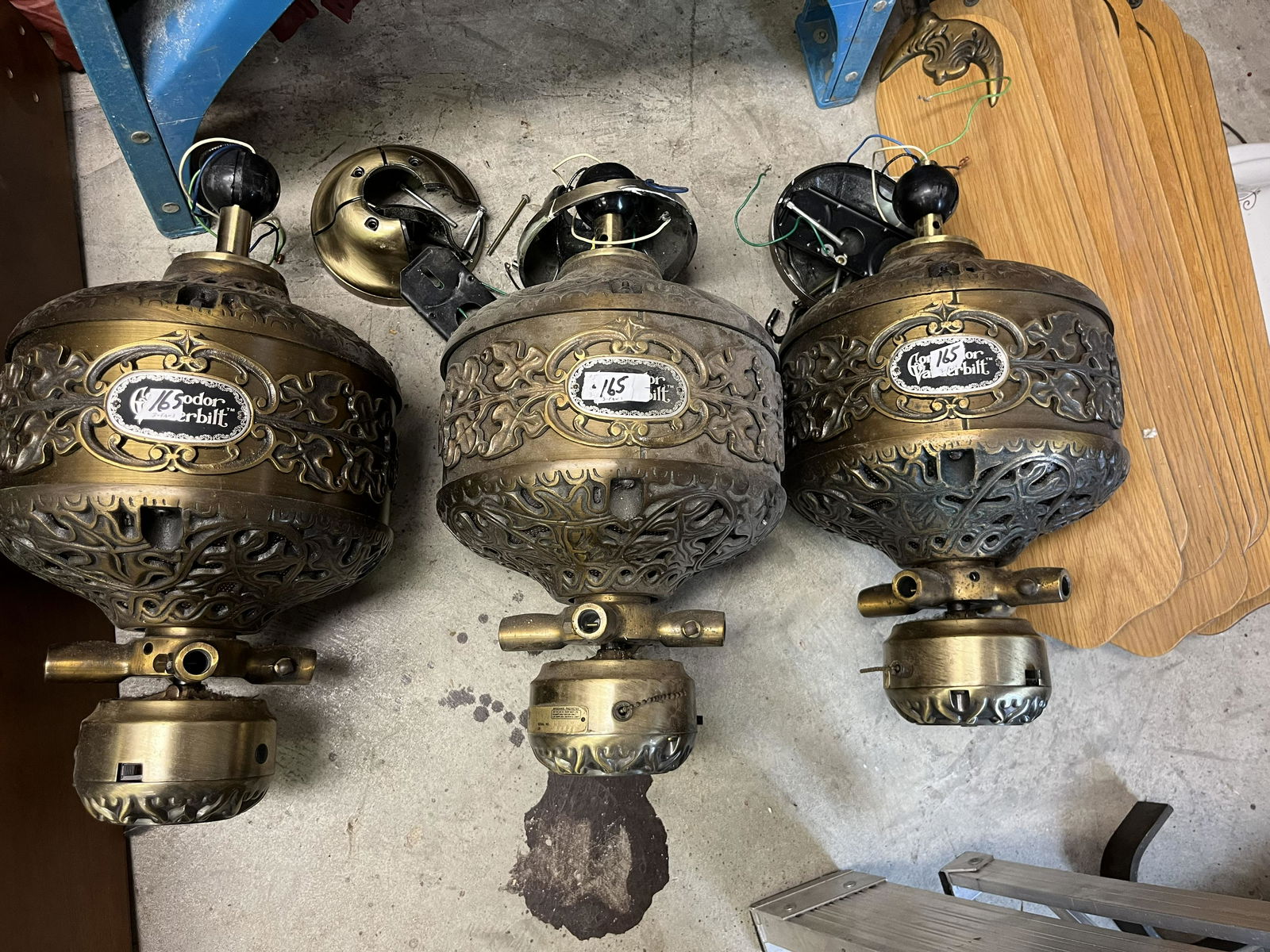 3-Commondore Vanderbilt Ceiling Fans (1 of 1)