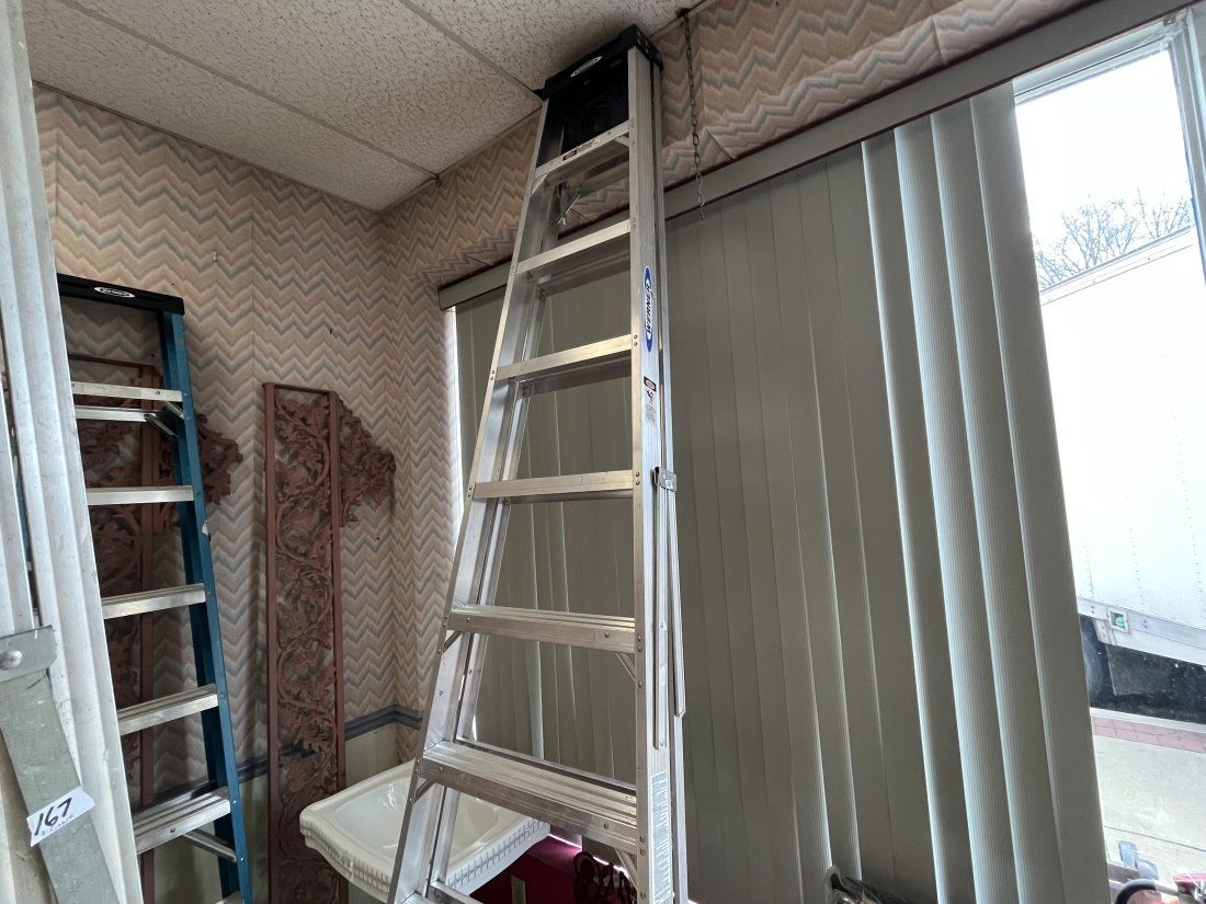 Werner 12' Step Ladder (1 of 1)