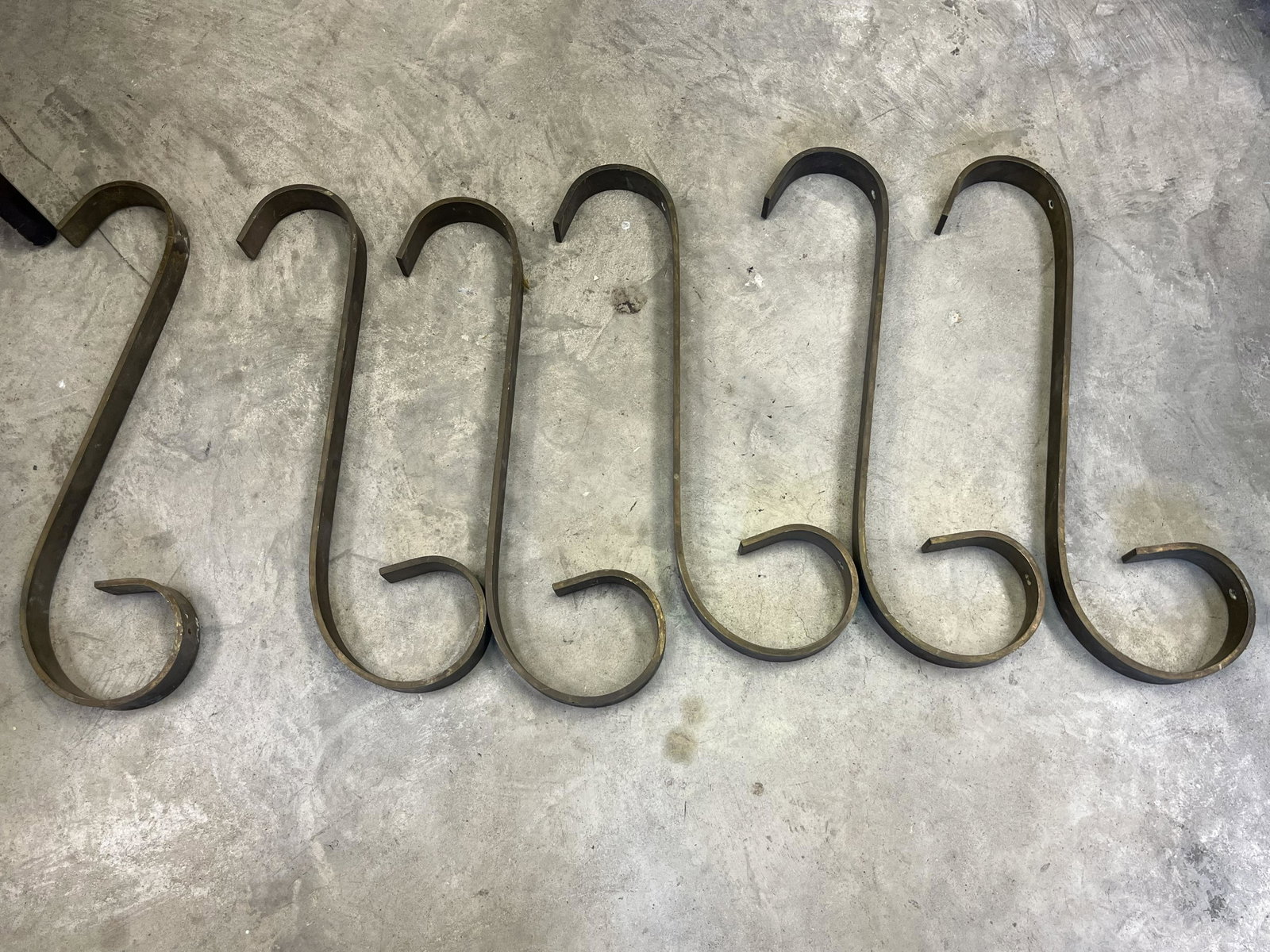 6-Bronze DÃ©cor Brackets: 6-Bronze DÃ©cor Brackets, 20"h