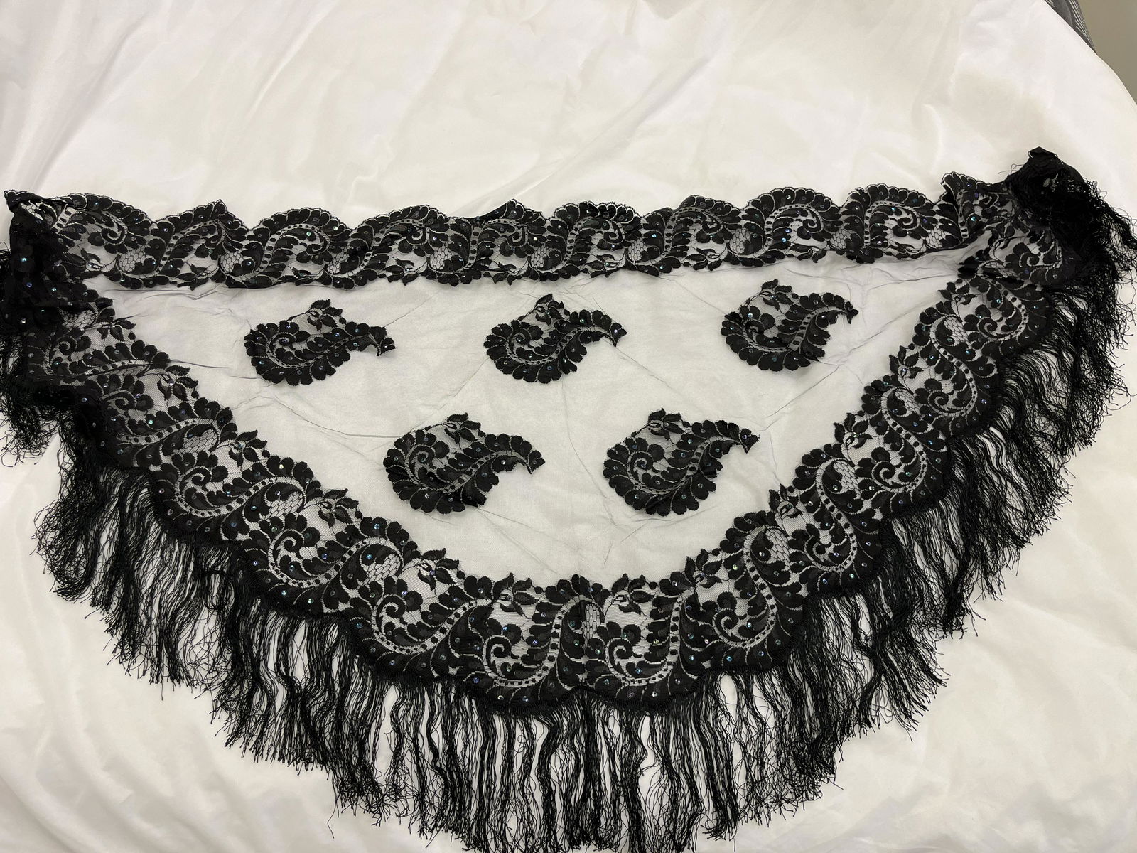 Box Lot, Scarfs, Table Tops: Box Lot, Vintage Scarfs, Table Tops, Silks