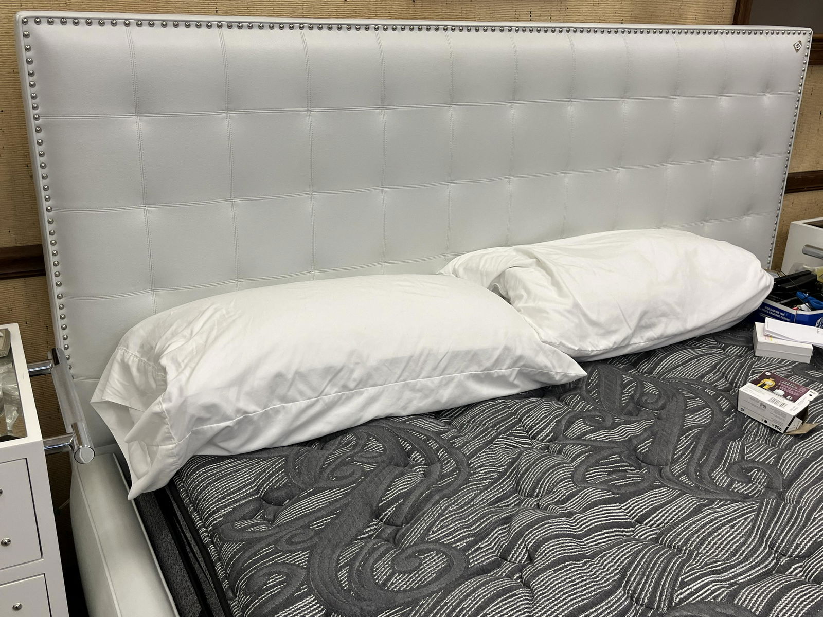 Belle Meade King Size Bed (1 of 5)