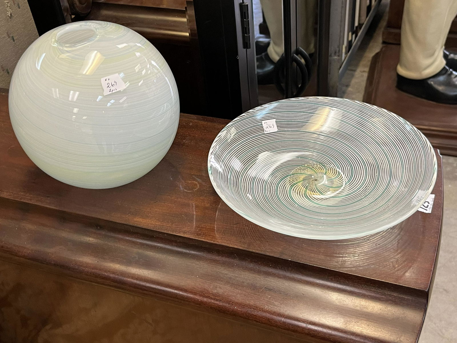 2pc.Swirl Glass Dish & Rd.Vase (1 of 4)