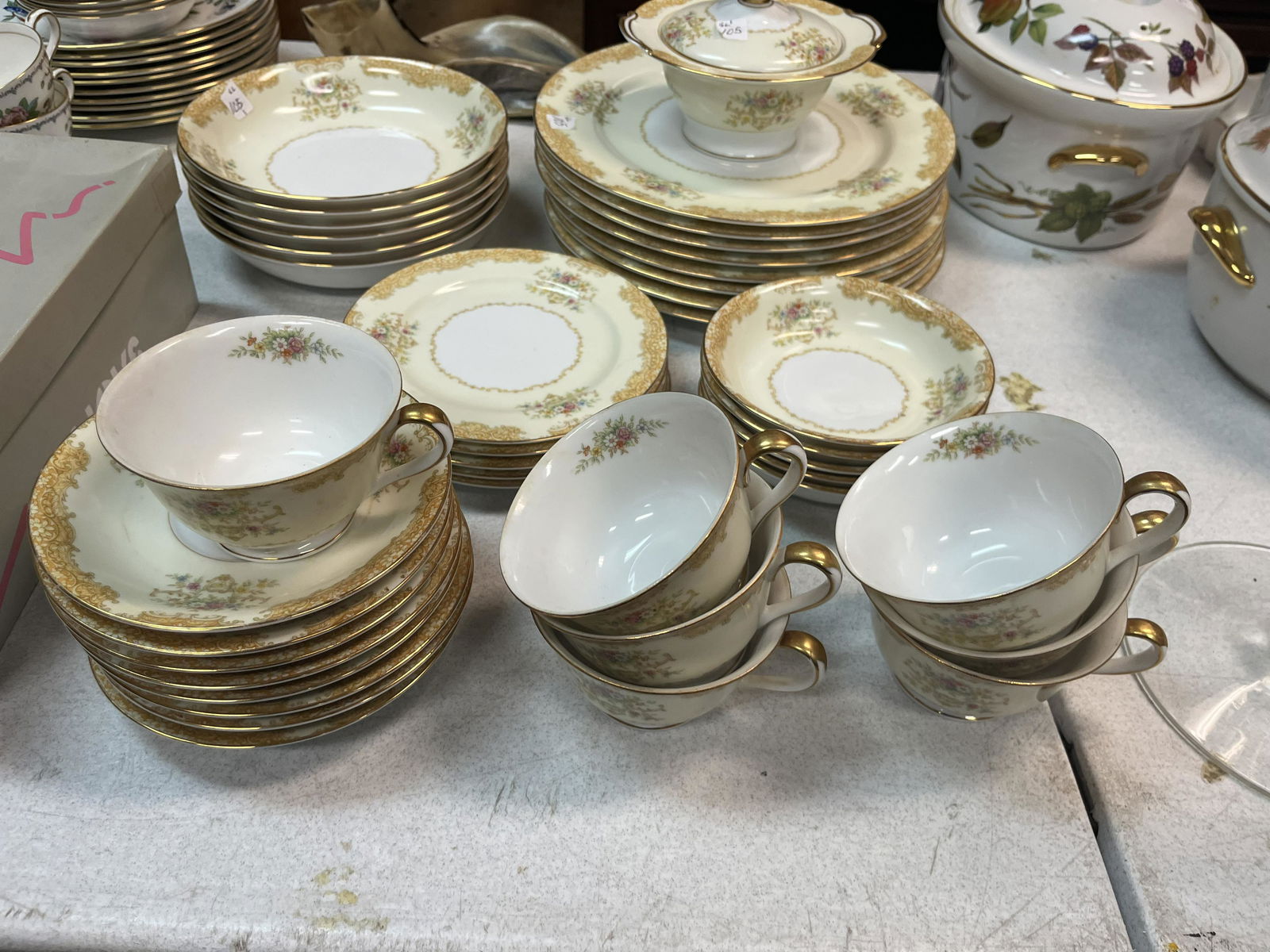 Noritake China Assortment: Assortment Noritake China