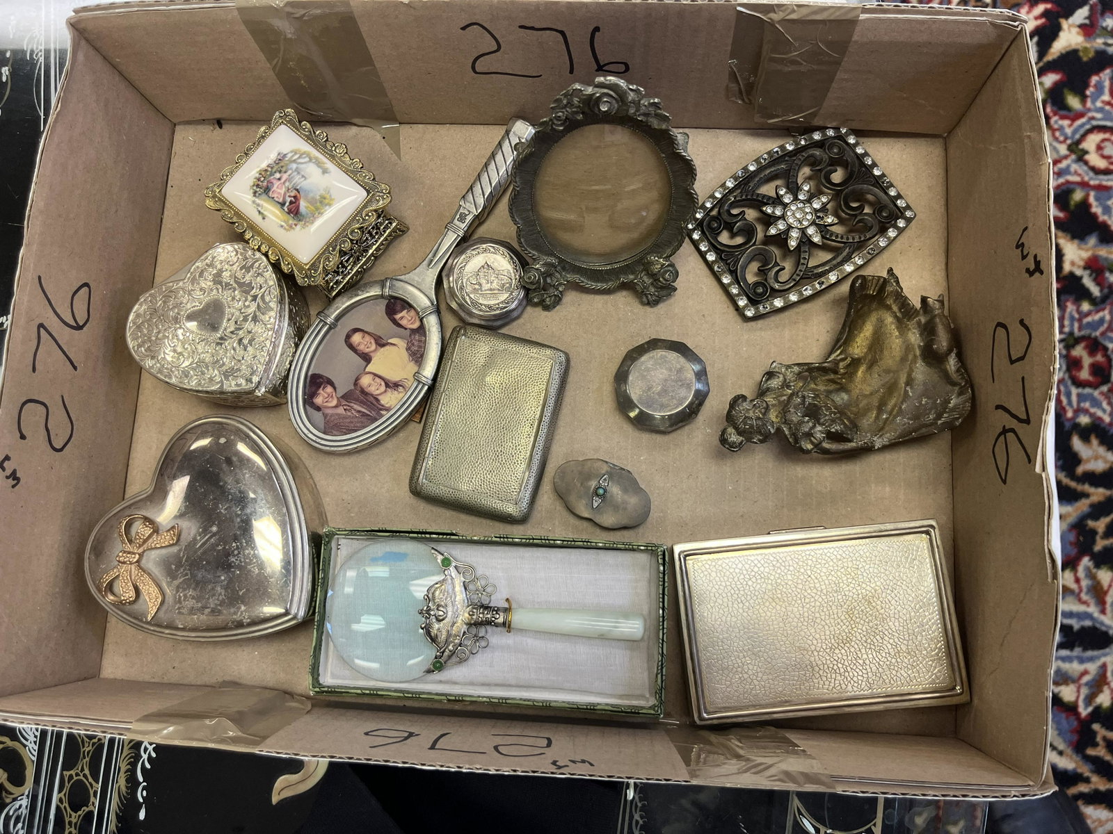Box Lot (trinket boxes, magnifying glass, pic frame plus): Box Lot (misc. trinket boxes, magnifying glass, pic frame plus)