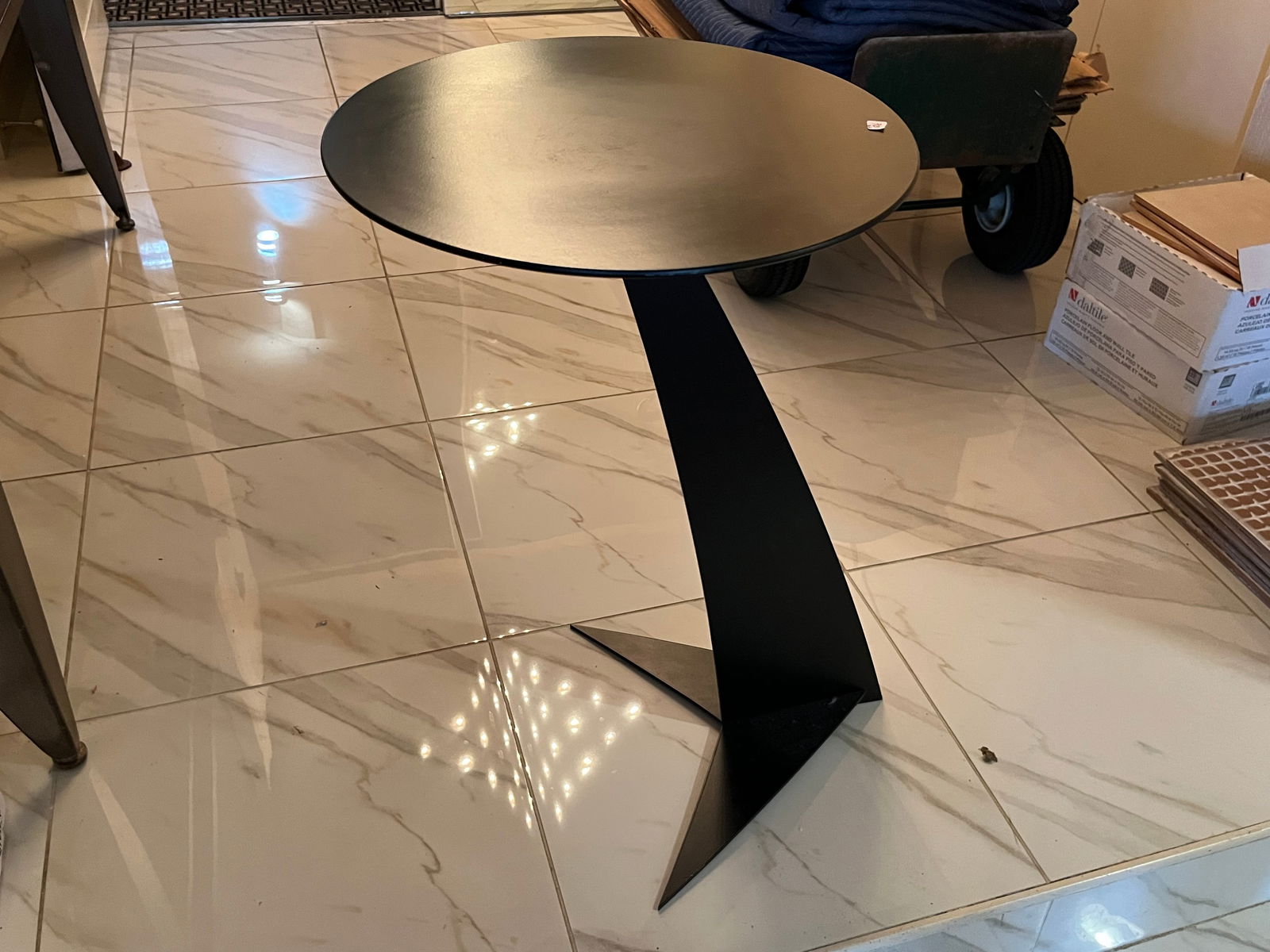 Blk. Metal Stool (1 of 2)