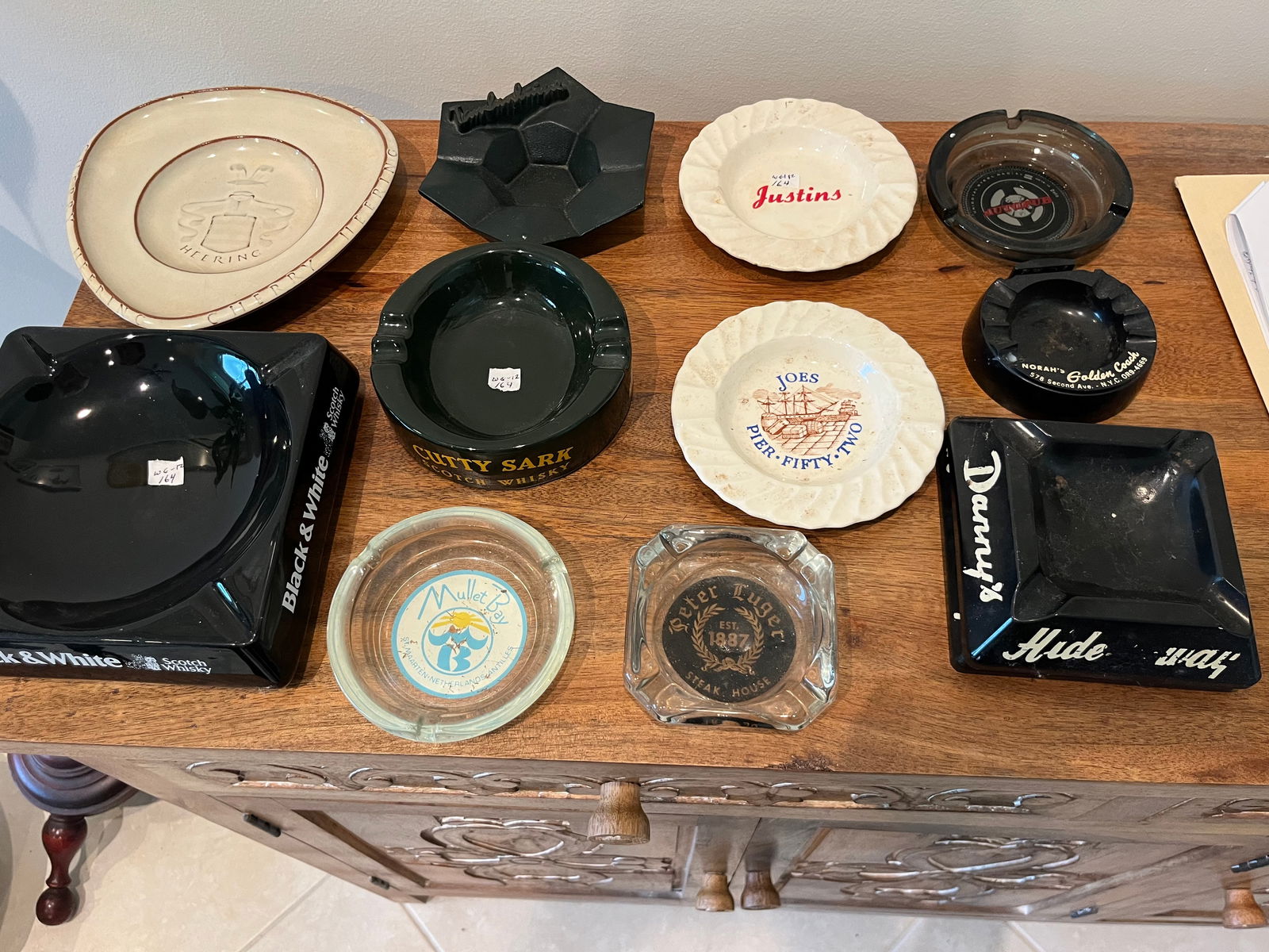 Ashtray Assortment: Assortment of Vintage Ashtrays