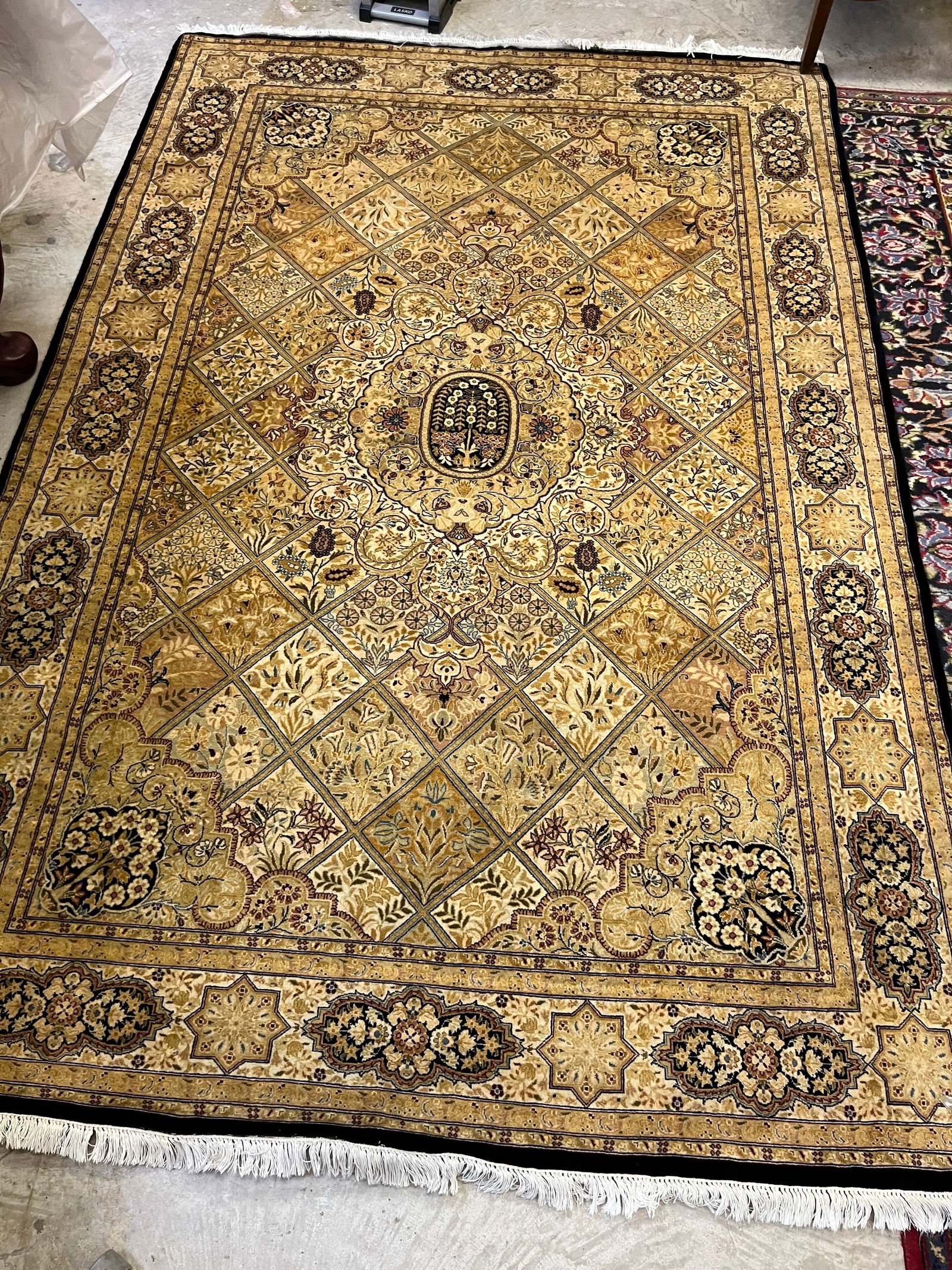 6x9 Black/Gold Silk Area Rug (1 of 3)