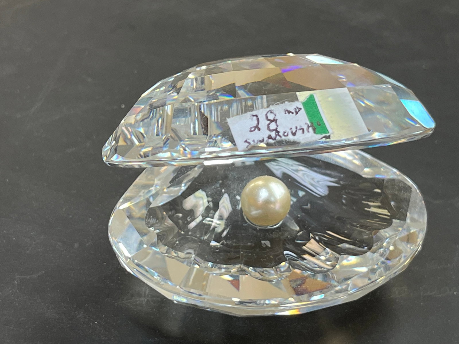 Swarovski Clam Shell w/Pearl: Swarovski Crystal Clam Shell with Cultured Peal inside