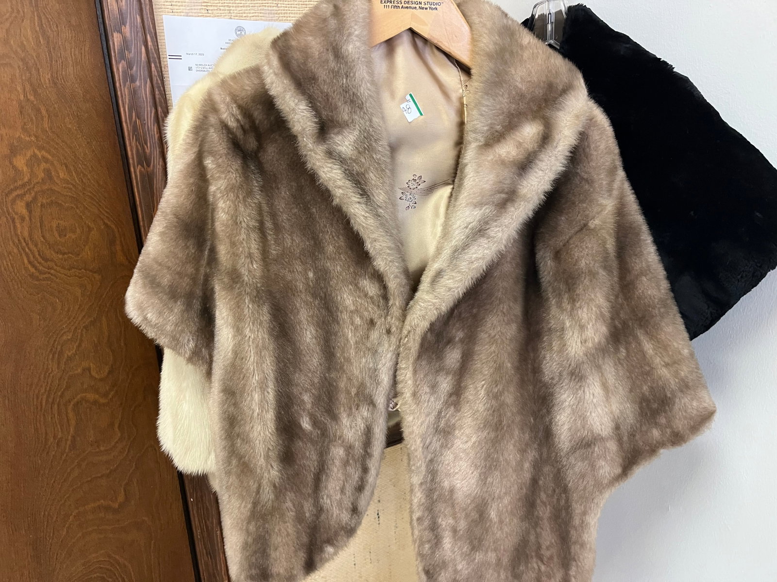 Fur Shoulder Wrap: Fur Shoulder Wrap