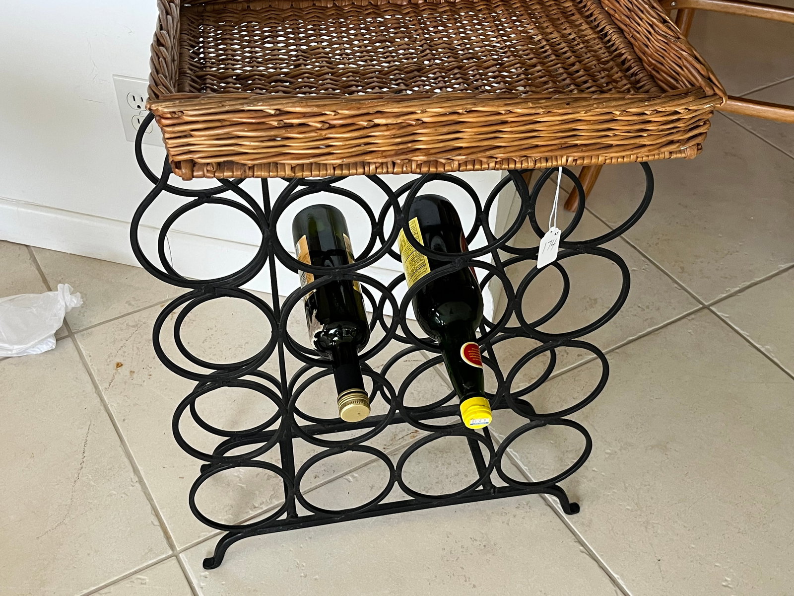 Blk.Metal 16-Bottle Holder: Black Metal 16-Bottle Holder with Wicker Basket on to;