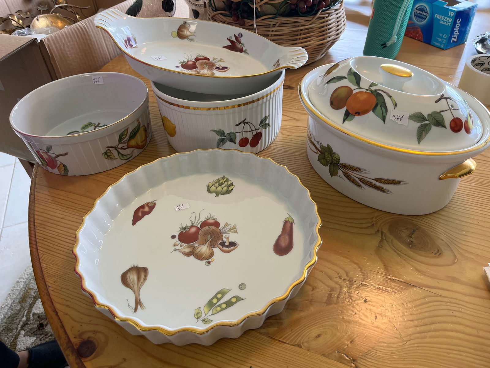 Porcelain Cookware (4pcs) (1 of 5)