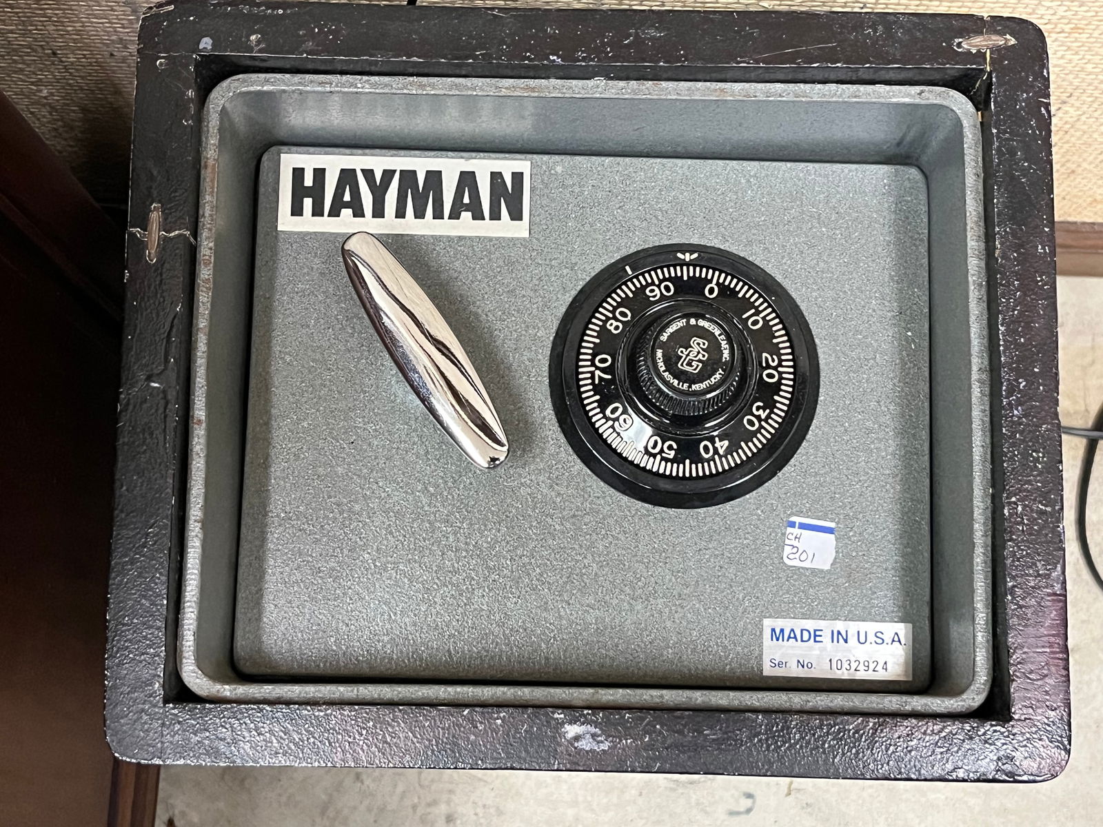 Hayman Floor Safe (1 of 6)