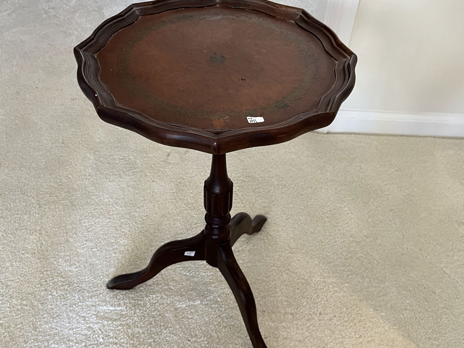 Tri-leg Pie Shape Top Table (1 of 3)