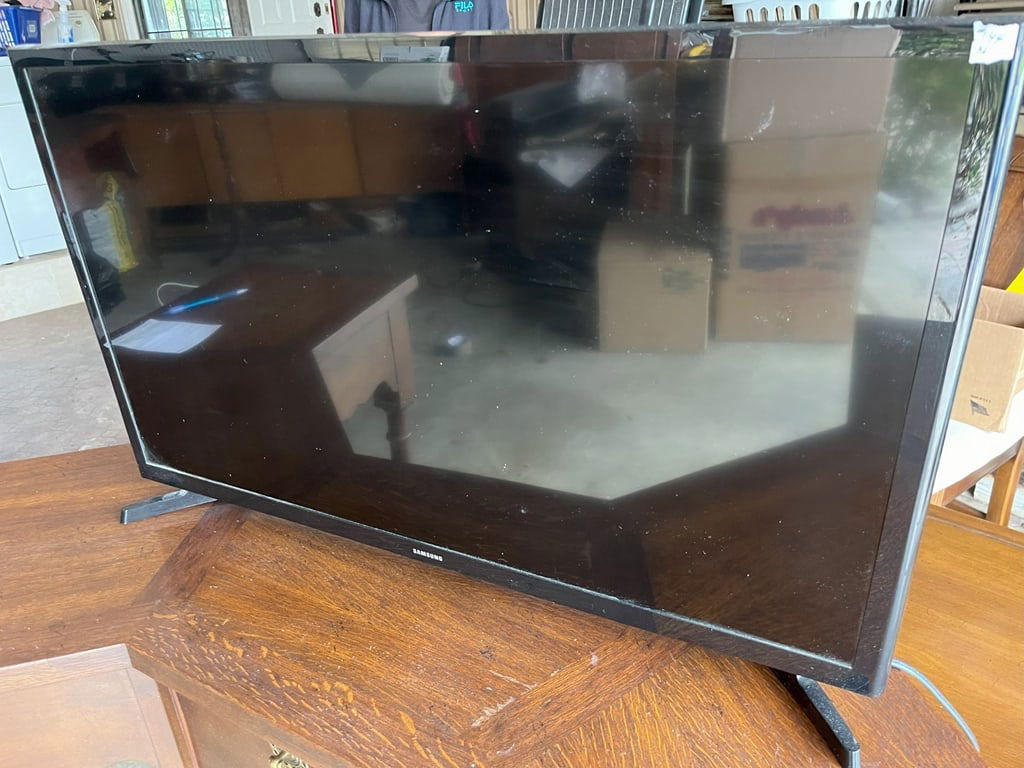 Samsung  32"TV (1 of 1)
