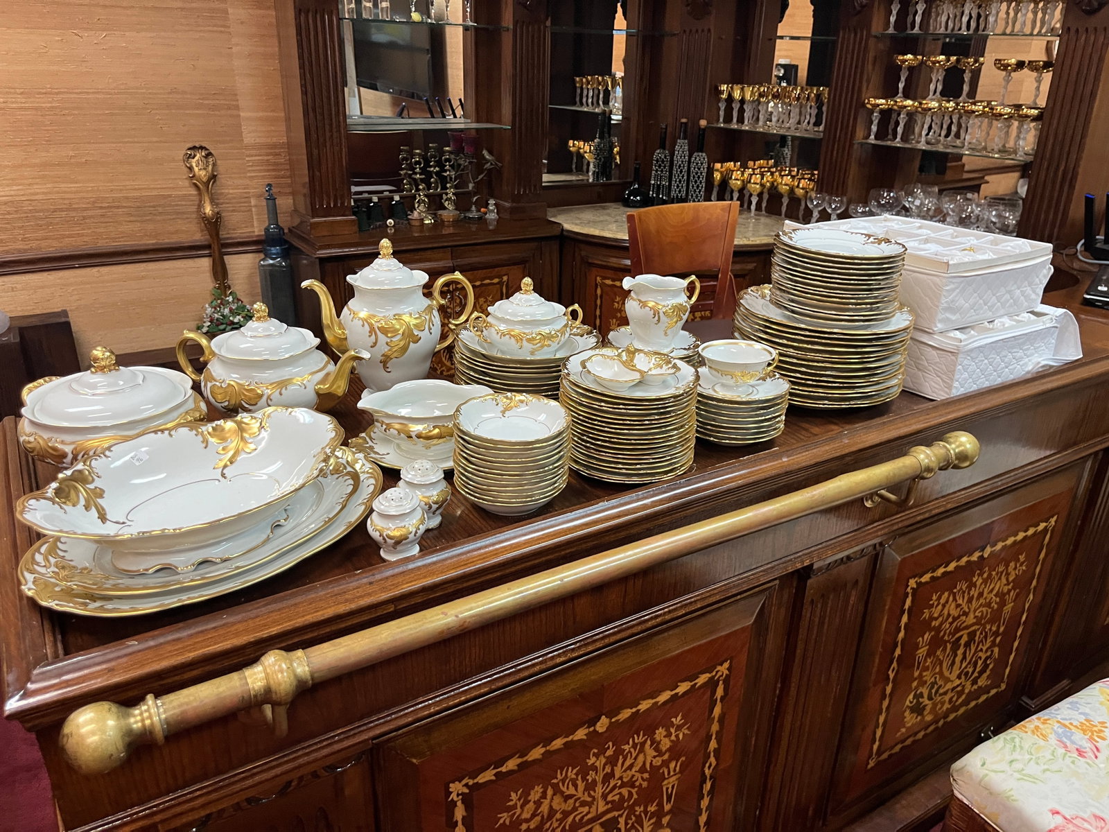 Polish China Set: 95 PCS WAWEL POLAND GILDED LEAF CHINA PORCELAIN RECZNIE MALOWARE KYZRSZTOF MINT. The pattern is WAV19 and was produced by the Krzysztof Factory in Walbrzych, Poland that started using the mark shown i
