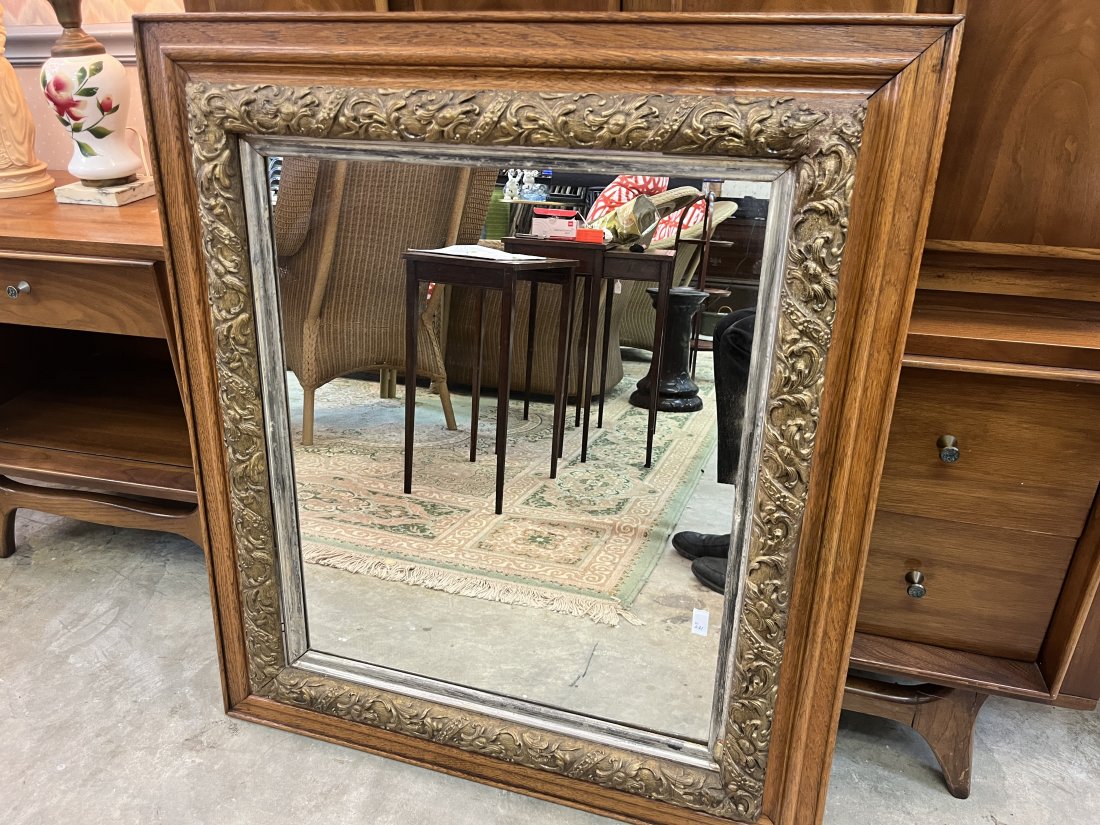 Vintage Oak Framed Wall Mirror: Vintage Oak Framed Wall Mirror, 36x32