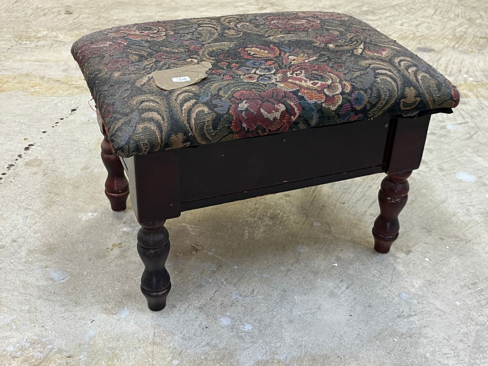 Vintage Footstool/Sewing Box (1 of 3)