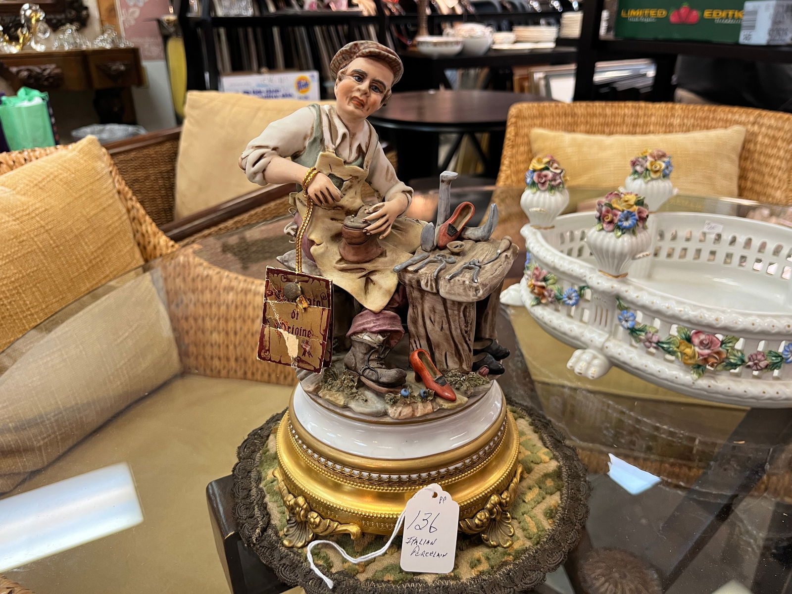 Capodimonte Shoe Maker: Capodimonte Shoe Maker signed Bozzetto, 10.5x6