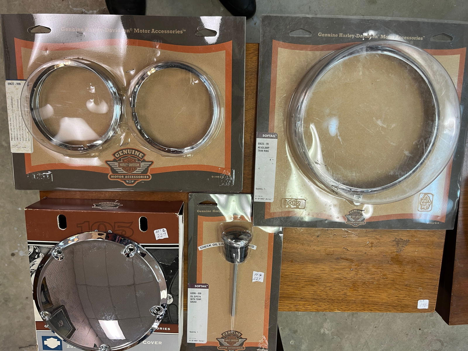 Harley Davidson Cam Cover/Dipstick (1 of 4)