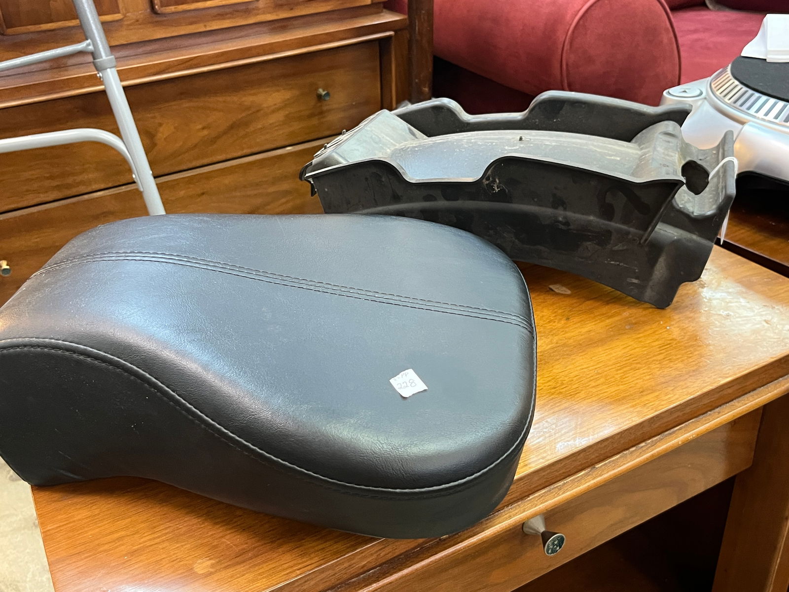 Harley Davidson Seat & Mud Guard (1 of 3)
