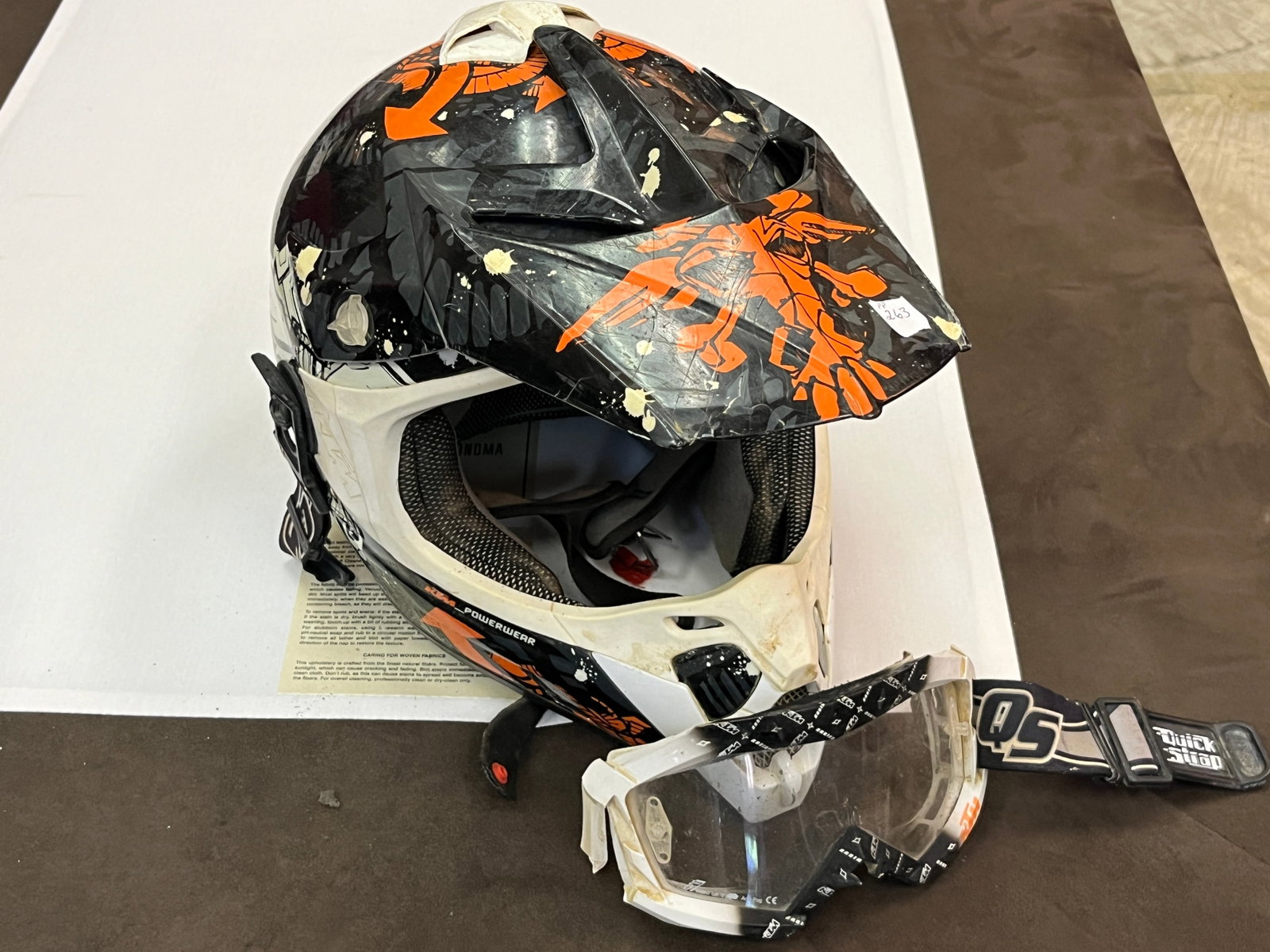 Motorcycle Helment: Motorcycle Helmet size Med.