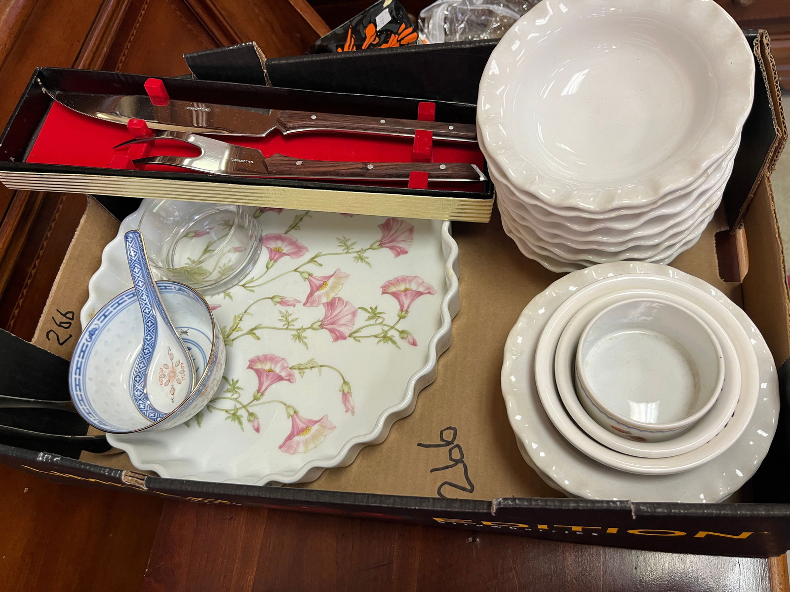 Box Lot (kit. Items) (1 of 1)