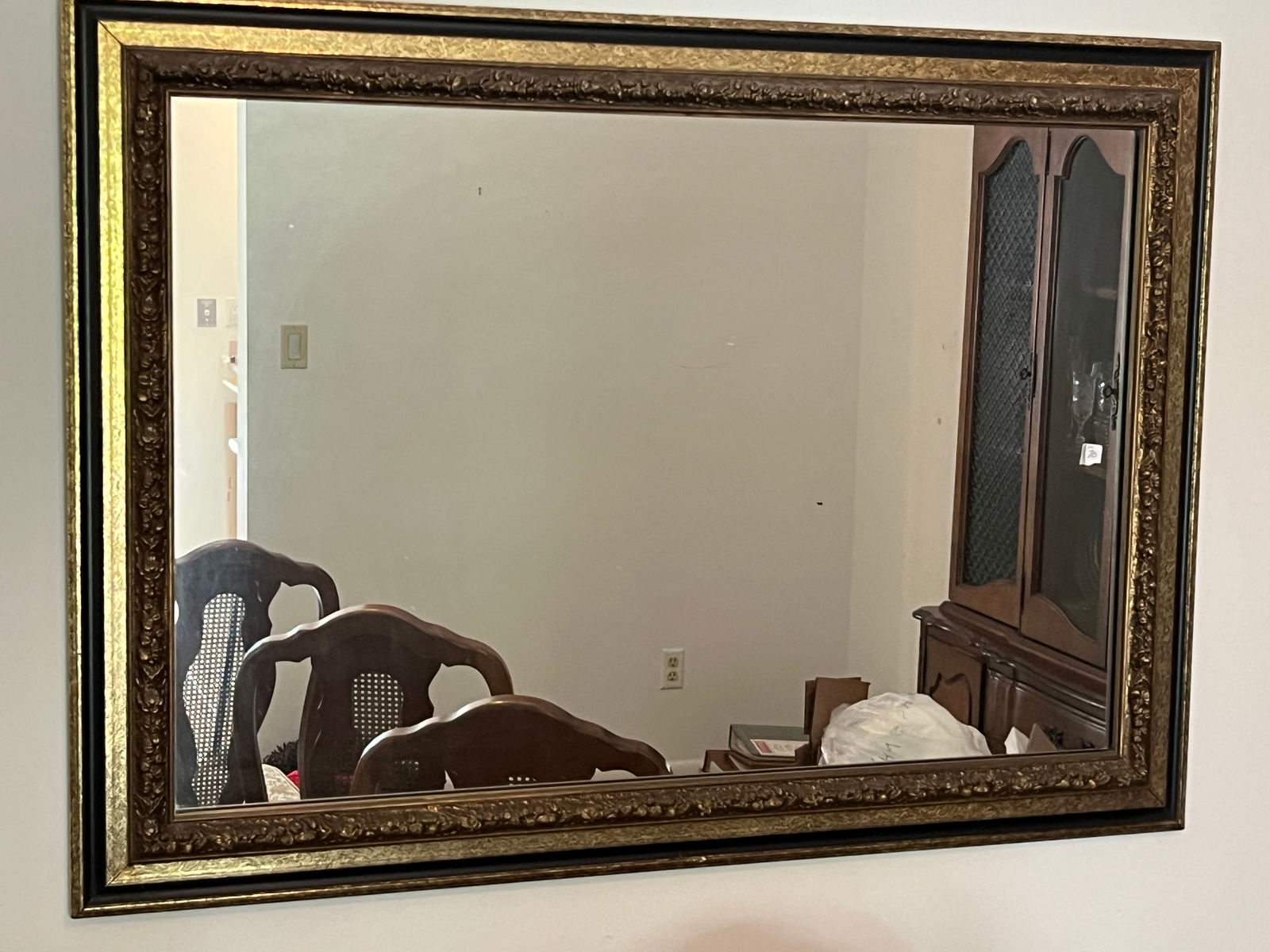 Gld/Blk Wall Mirror (1 of 2)