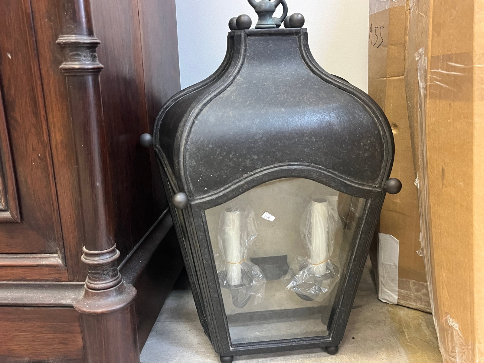 (1) Dennis & Leen Handcrafted Lantern Light: (1) Dennis & Leen Handcrafted Iron and Glass Navarre Lantern Light Fixtures (from a $43 million dollar home) 23h x 15w x 8d