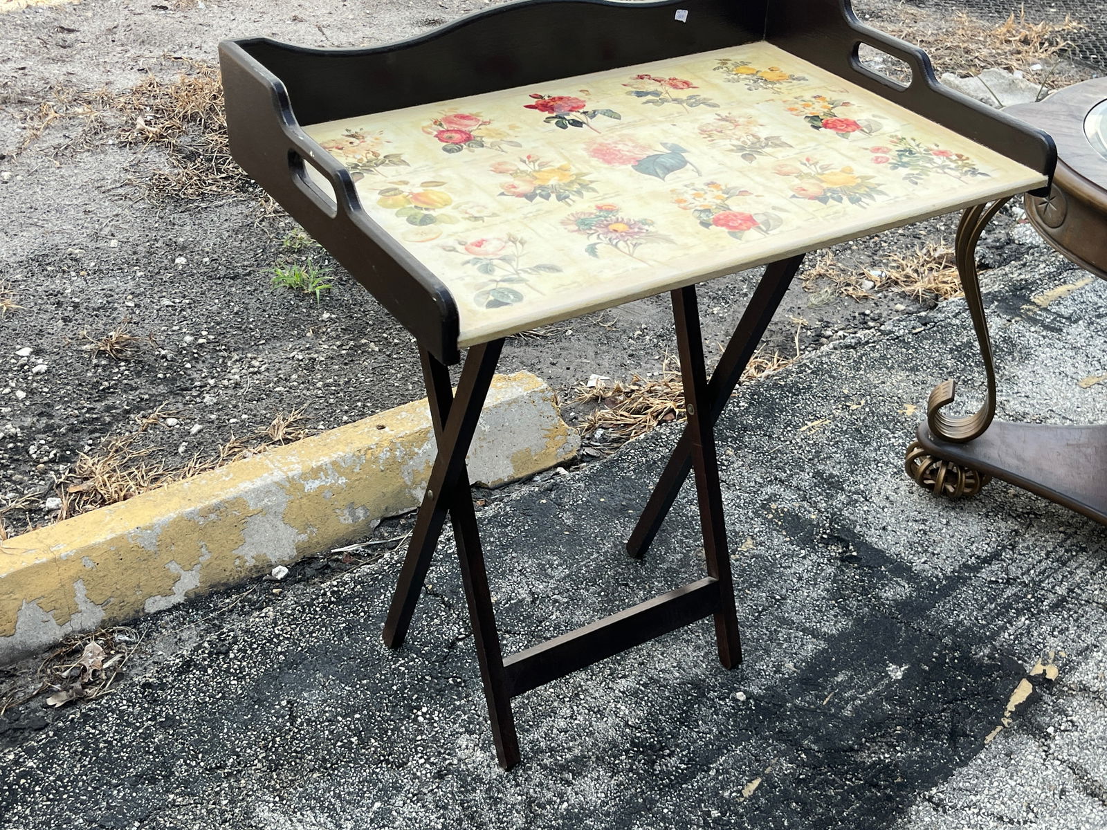 Butler Tray on Stand (1 of 3)