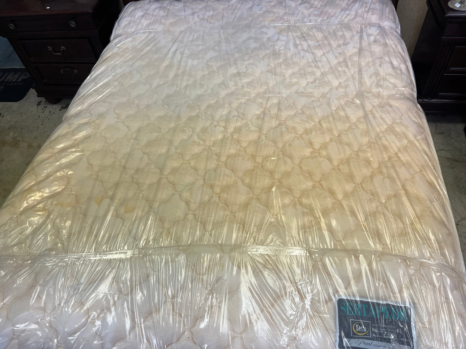 Serta Queen Mattress: Serta 'Sertapedic' Queen Size Pillow Top Mattress