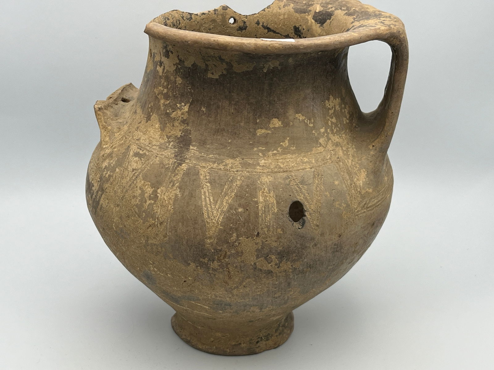 An Etruscan Bucchero Pottery Vessel 9"h (1 of 4)