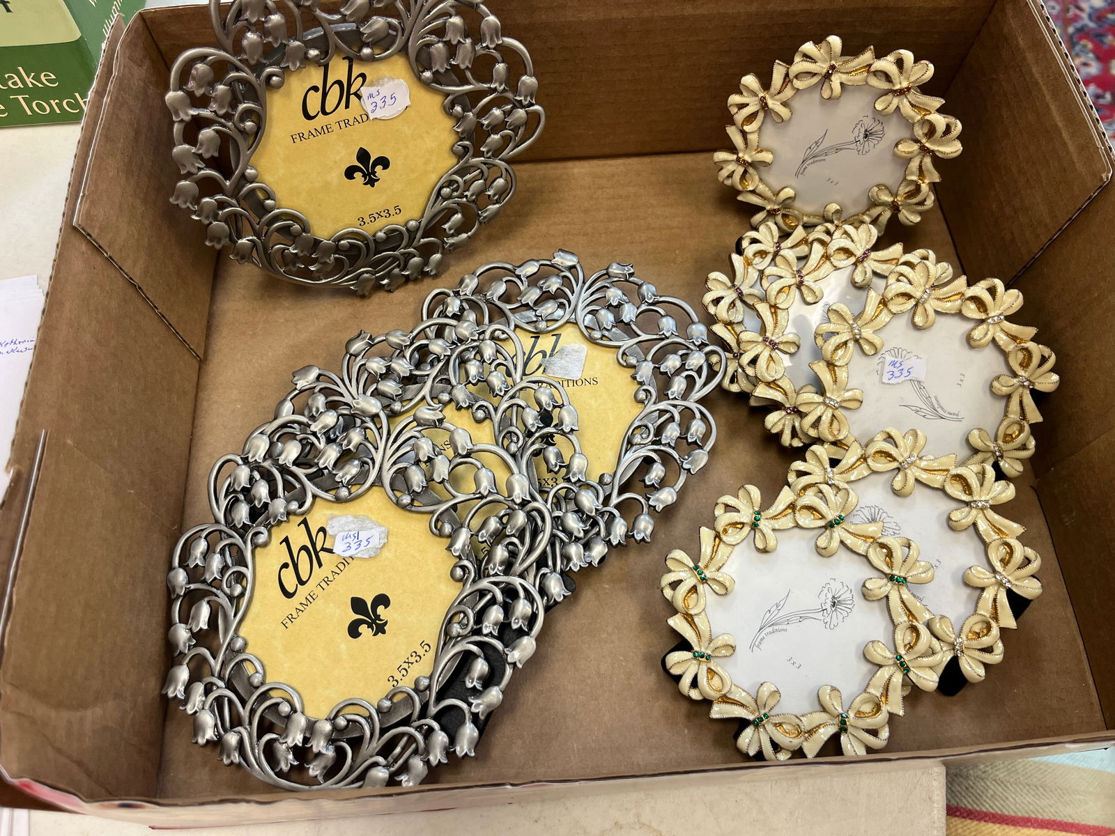 Box Lot, picture frames: Box Lot, picture frames