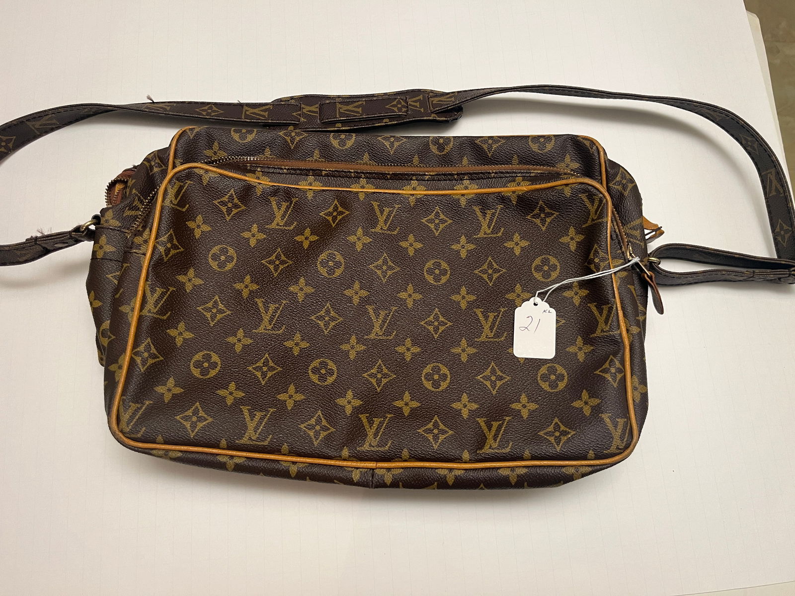 Louis Vuitton Knockoff Bag (1 of 1)