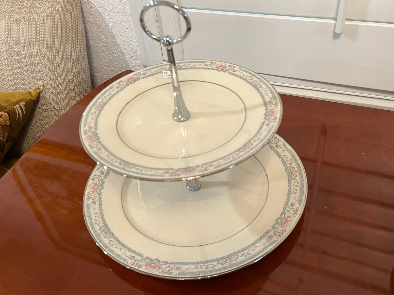 Lenox Desert Stand: Lenox 2-Tier Desert Stand