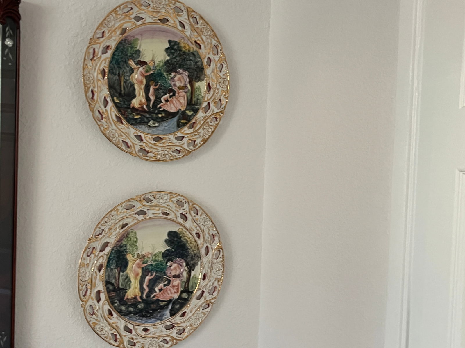 2-Capodimonte Reticulated Plates: (2) Capodimonte 14" Reticulated Wall Plates