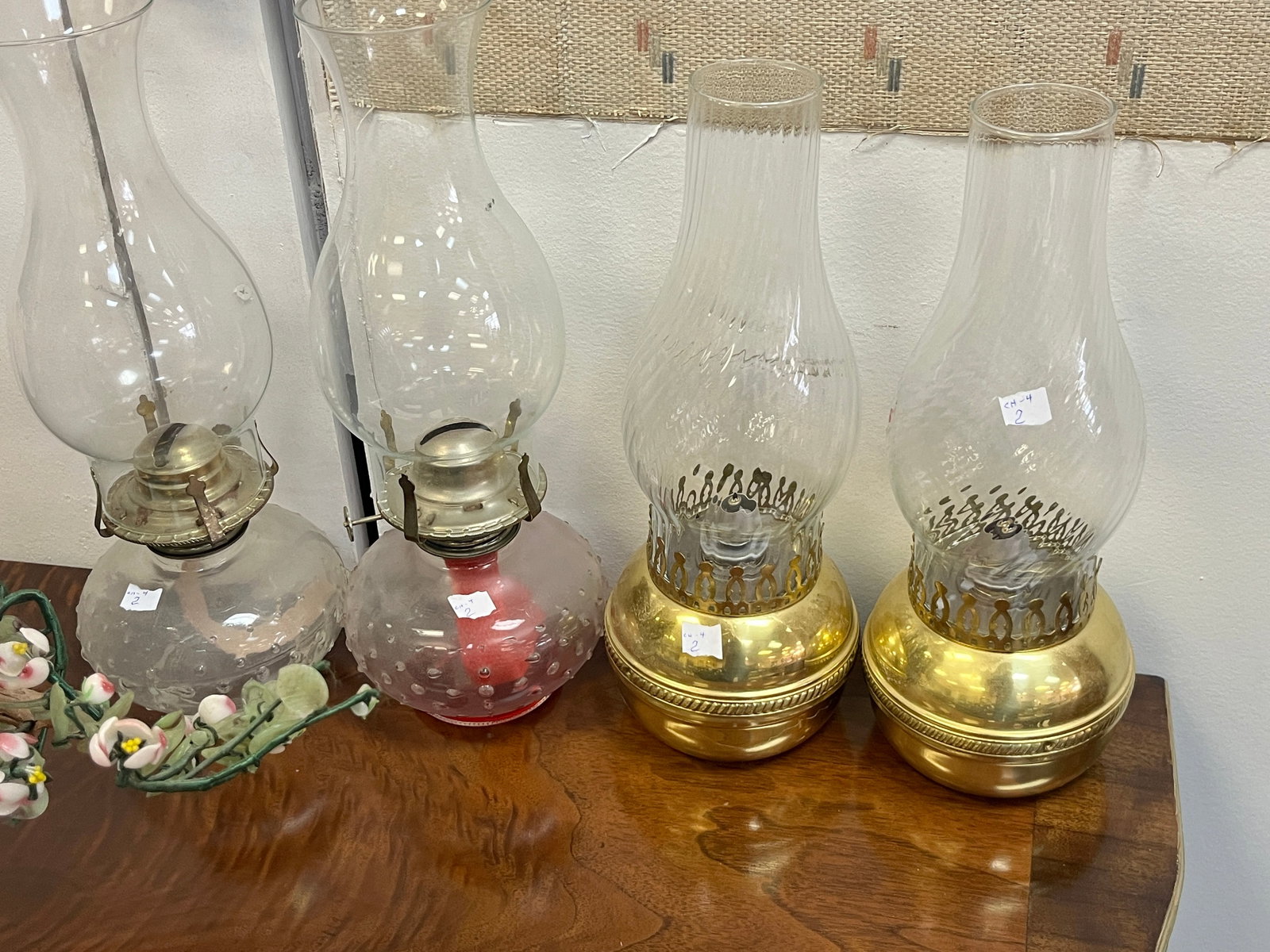 4-Oil Lamps: 4 VTG Oil Lamps