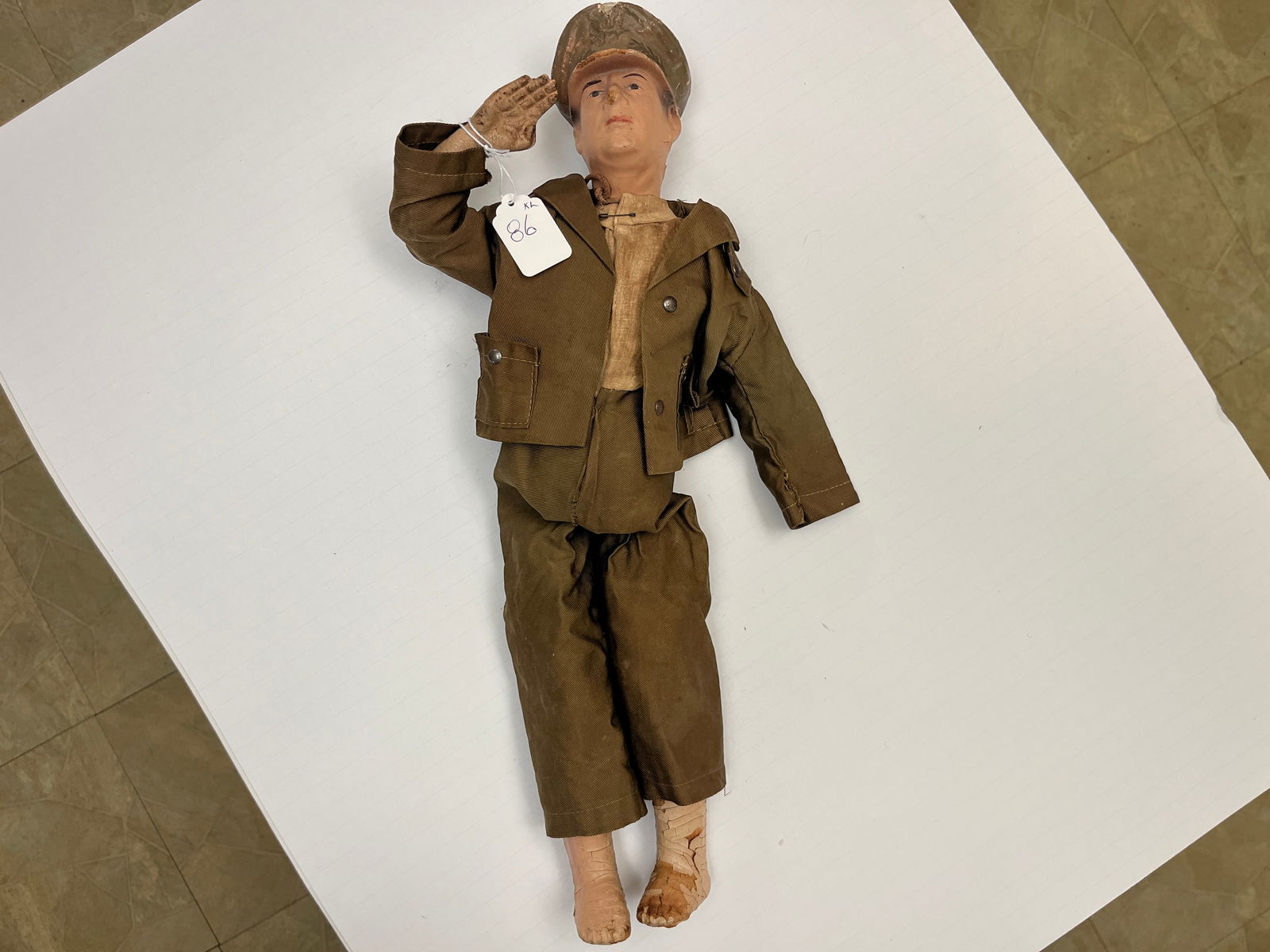 Gen.MacArthur WW11 Doll (1 of 5)
